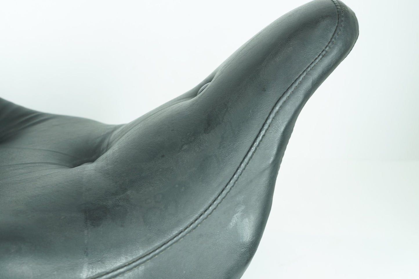 1999 - 2006 Harley-Davidson Touring Electra Glide Classic Passenger Rider Driver Seat Saddle  	51036-03