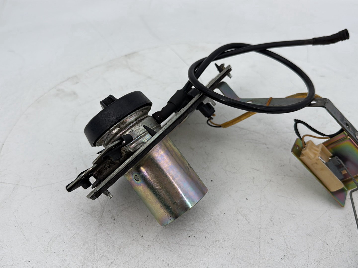 1999 - 2006 Harley-Davidson Touring Electra Glide Gas Gasoline Fuel Petrol Pump Sending  	75040-03A