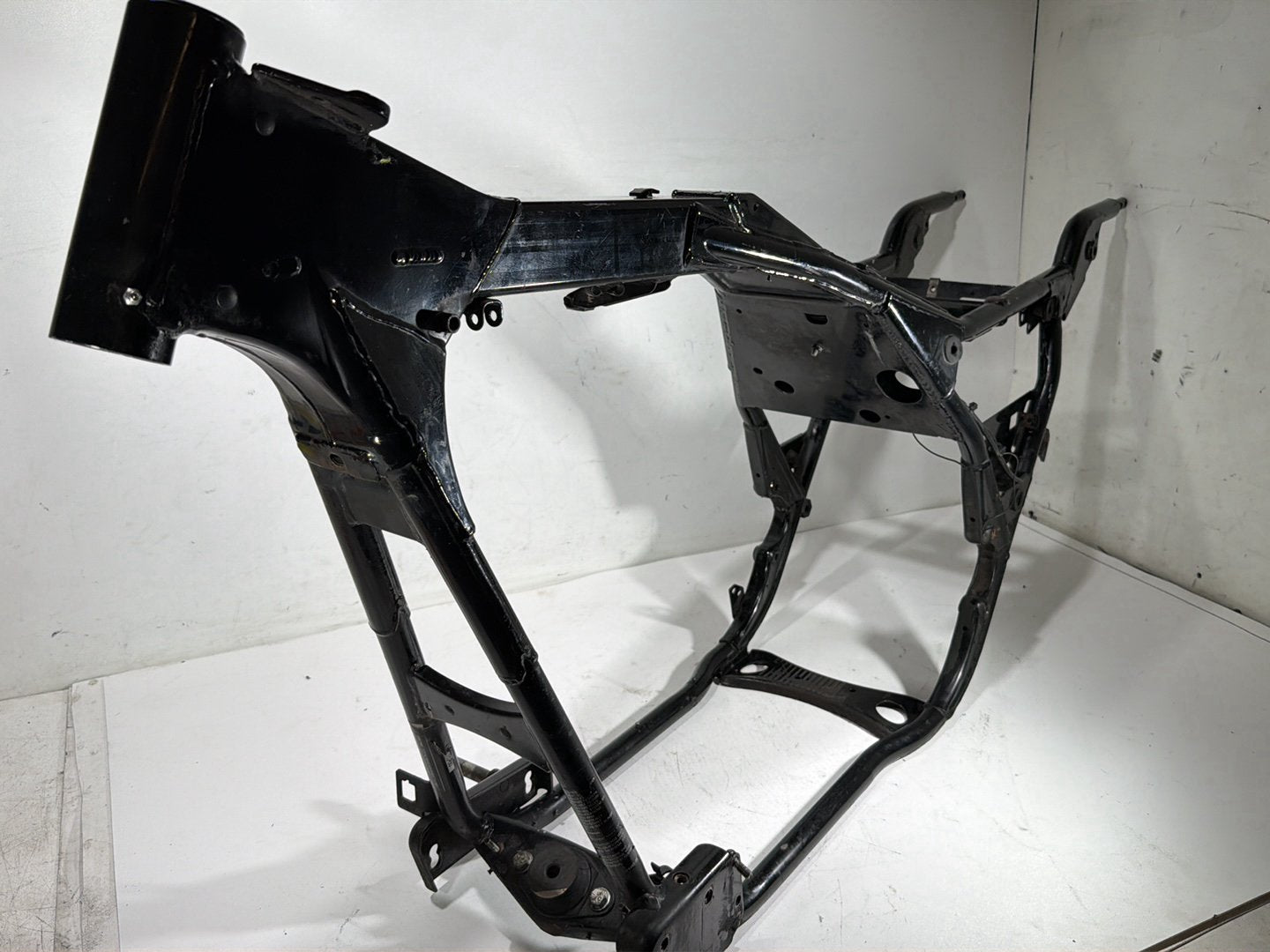2000 Harley Electra Glide Touring Ultra FLHTCUI OEM Body Main Frame Chassis SLVG