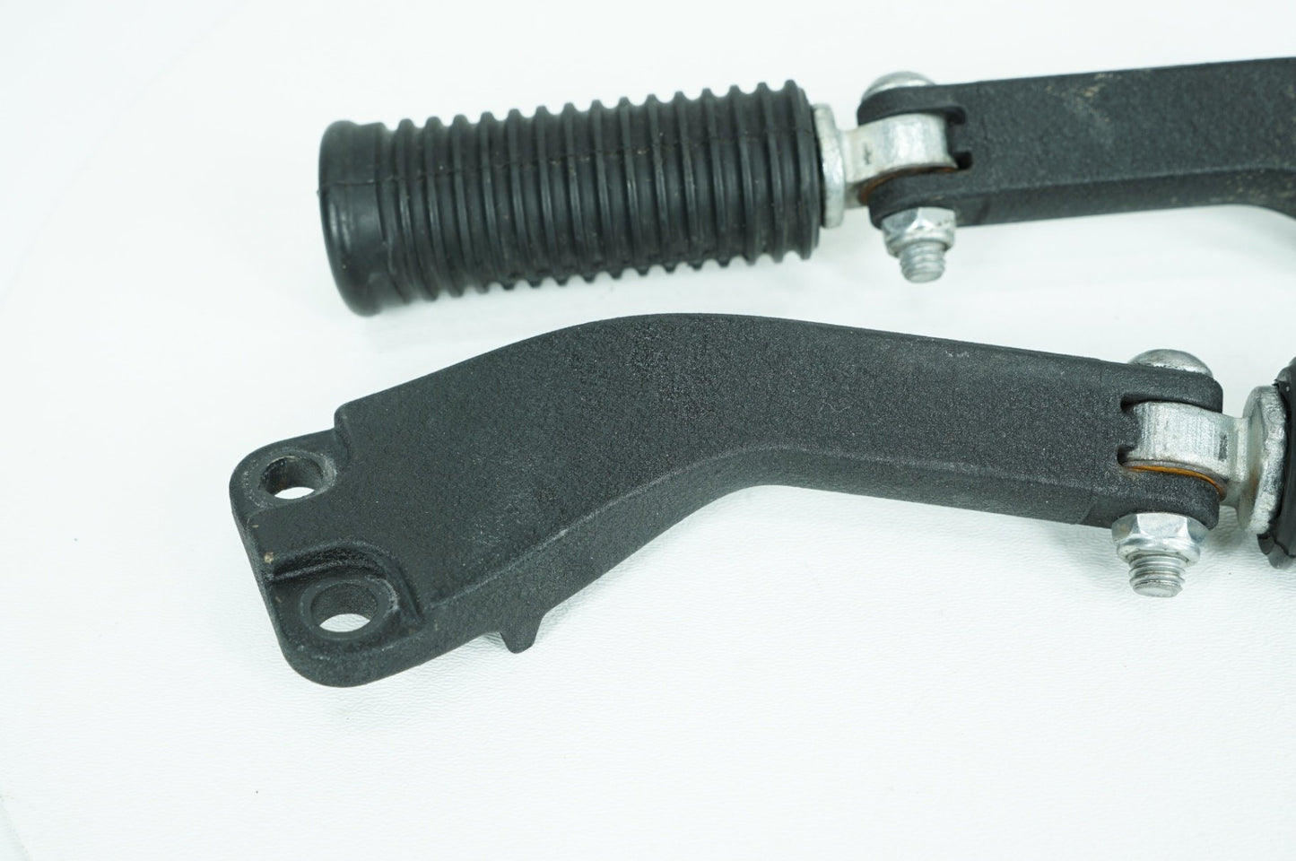 2007 - 2017 Harley-Davidson Dyna Super Glide Custom Passenger Left & Right Foot Pegs 49224-06A