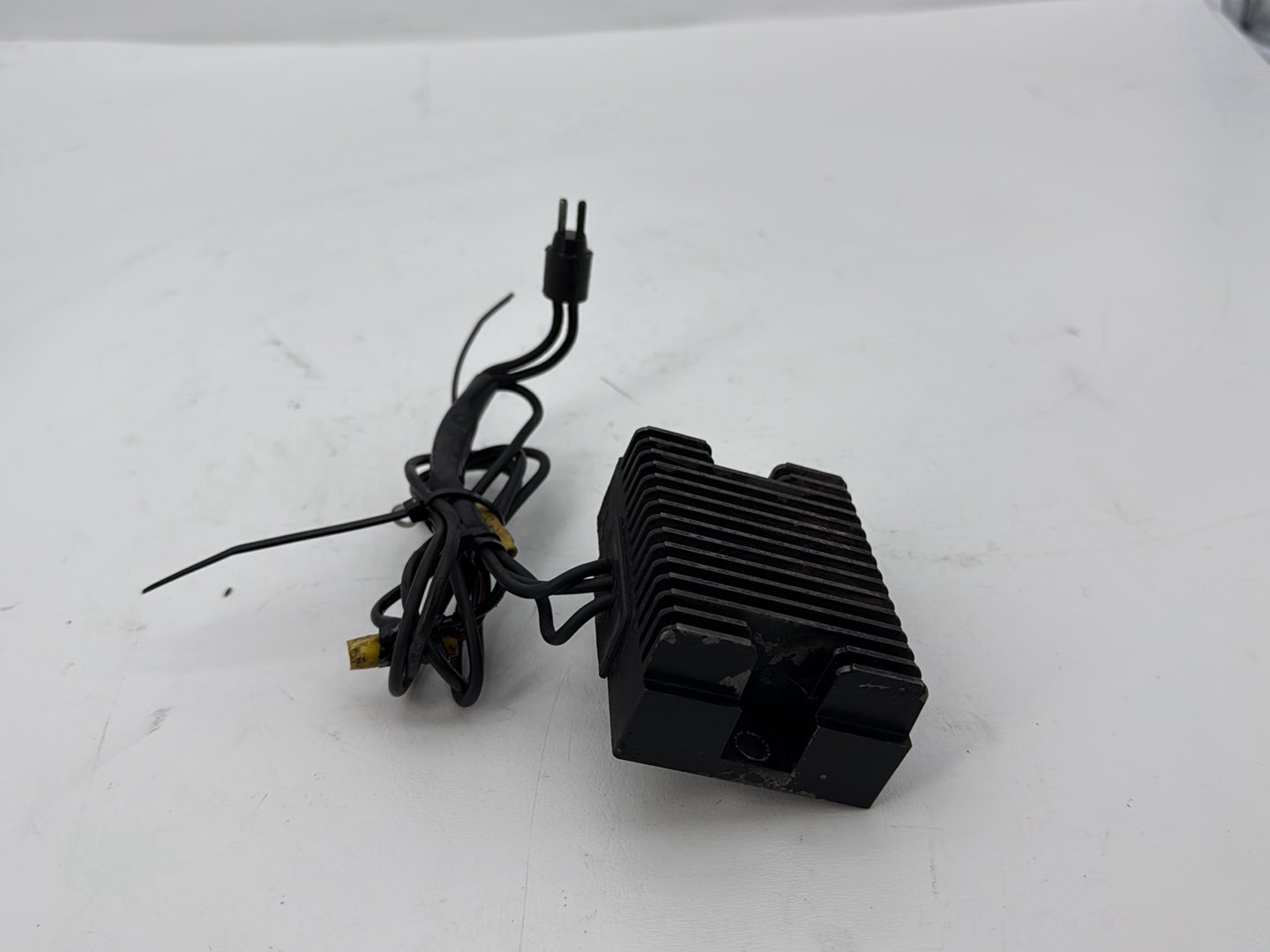 1993 Harley Sportster XLH883H Hugger 883 OEM Voltage Regulator Rectifier