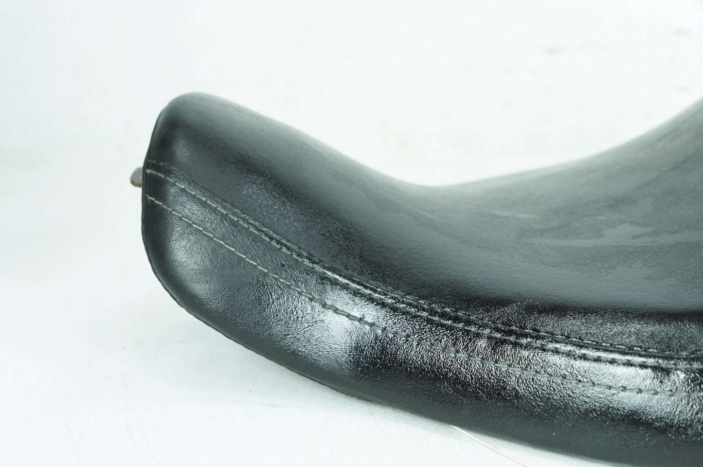 2004 - 2013 Harley-Davidson Sportster Low Rider Driver Solo Seat Pillion 51532-04