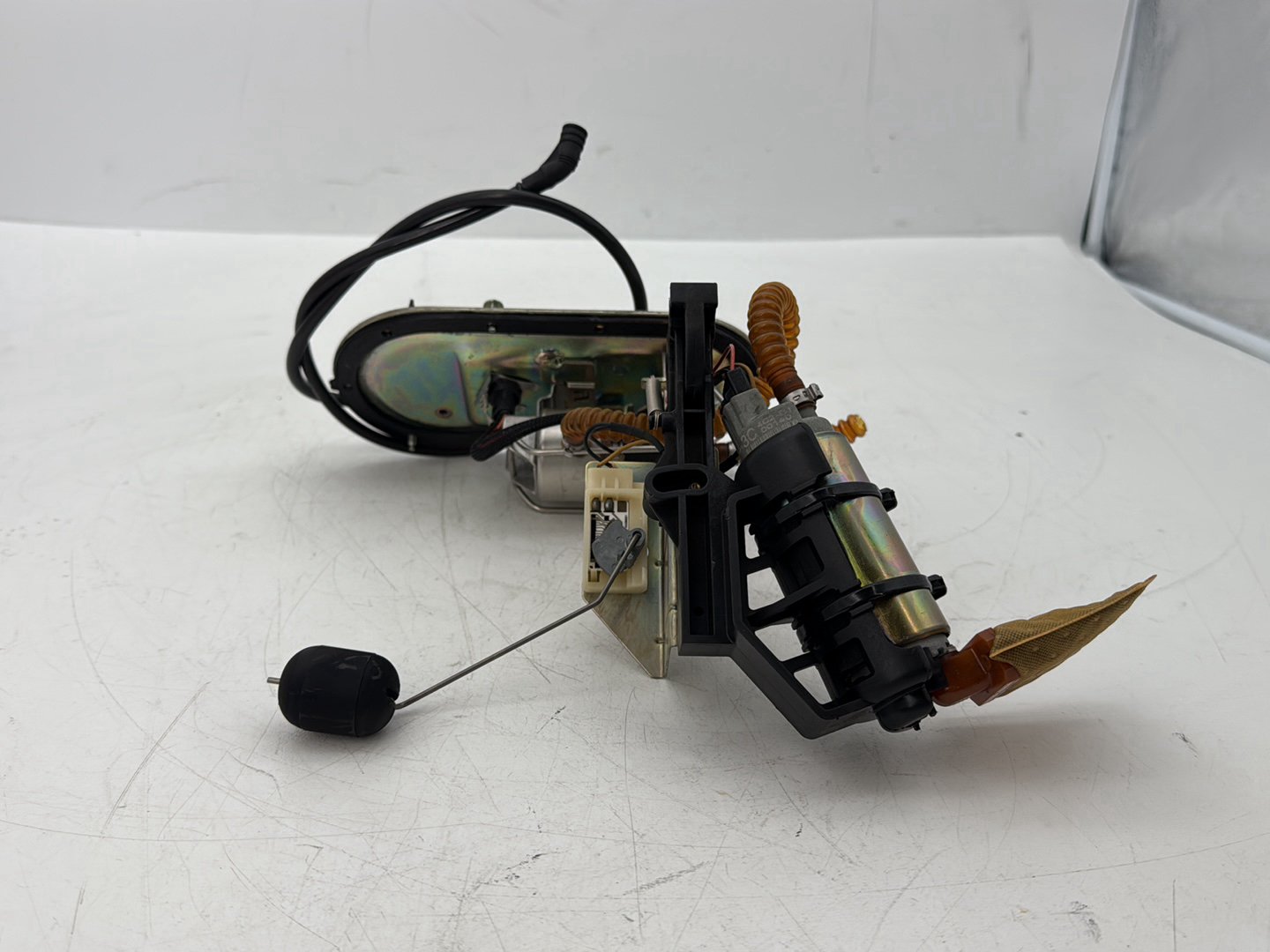 2005 Harley Touring FLHRCI Road King Classic OEM Gas Gasoline Fuel Petrol Pump Sending
