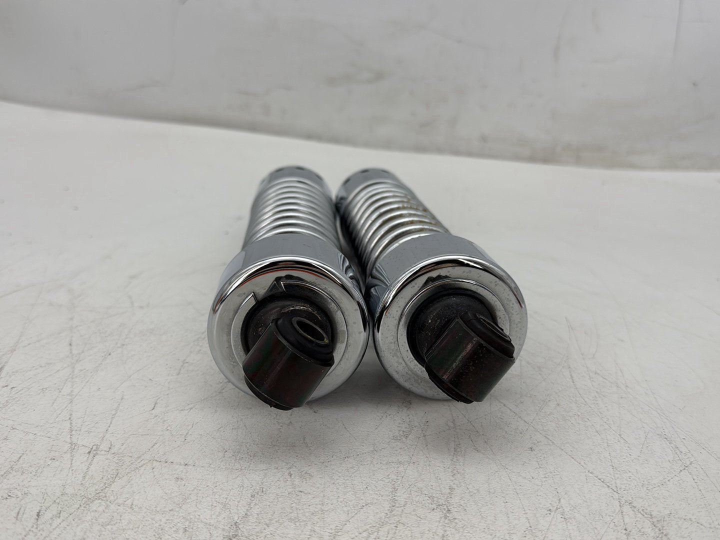 2000 Harley Dyna FXDWG Wide Glide OEM Rear Left Right Shock Absorbers