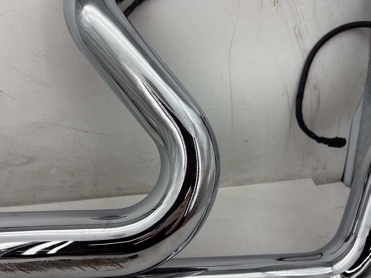 2010 Harley Dyna Fat Bob FXDF Exhaust Header Pipes Vance & Hines SCRATCHED