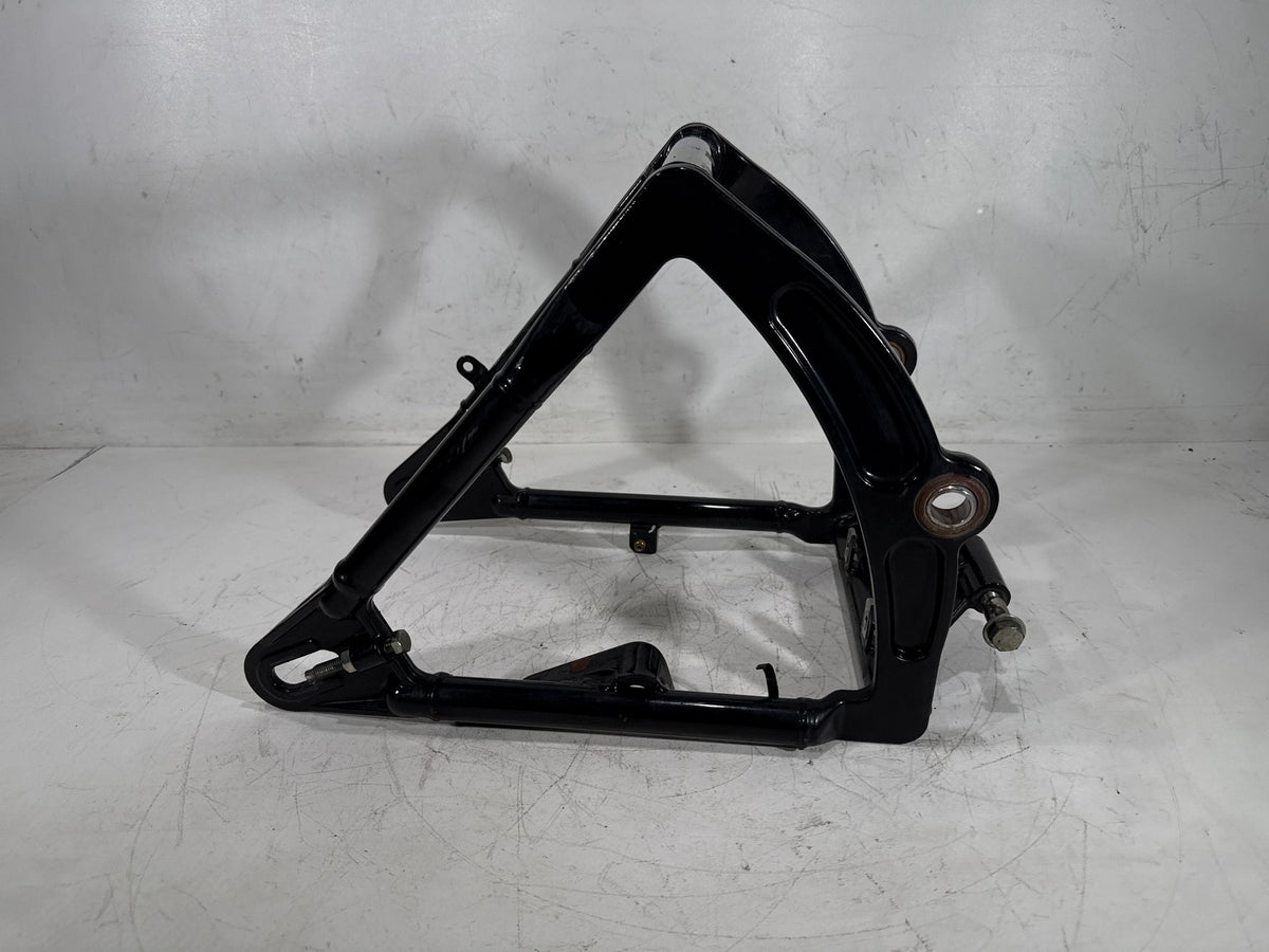 2003 Harley Softail Deuce FXSTDI OEM Rear Fork Swingarm Swing Arm 47573-00A