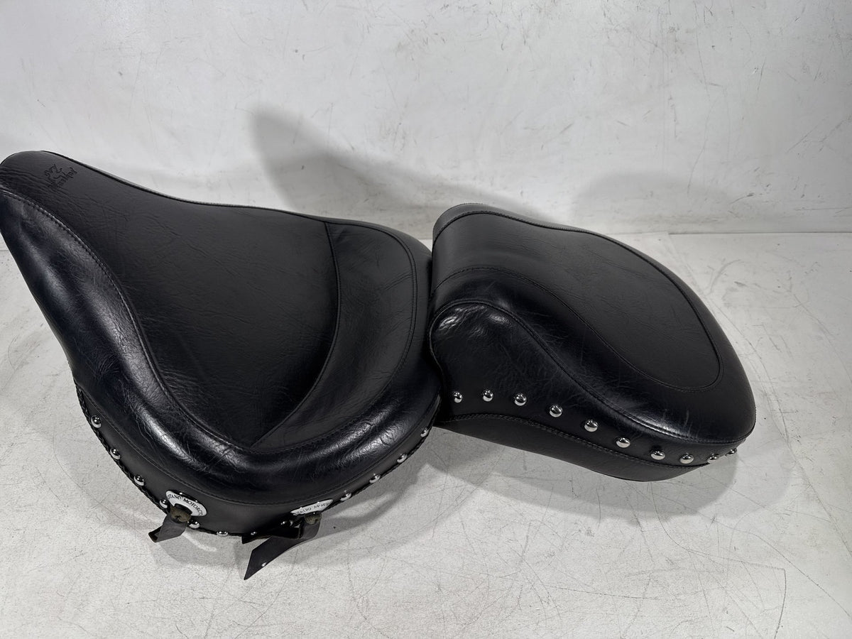 01 Harley Heritage Softail Classic Passenger Rider Driver Seat Saddle MUSTANG