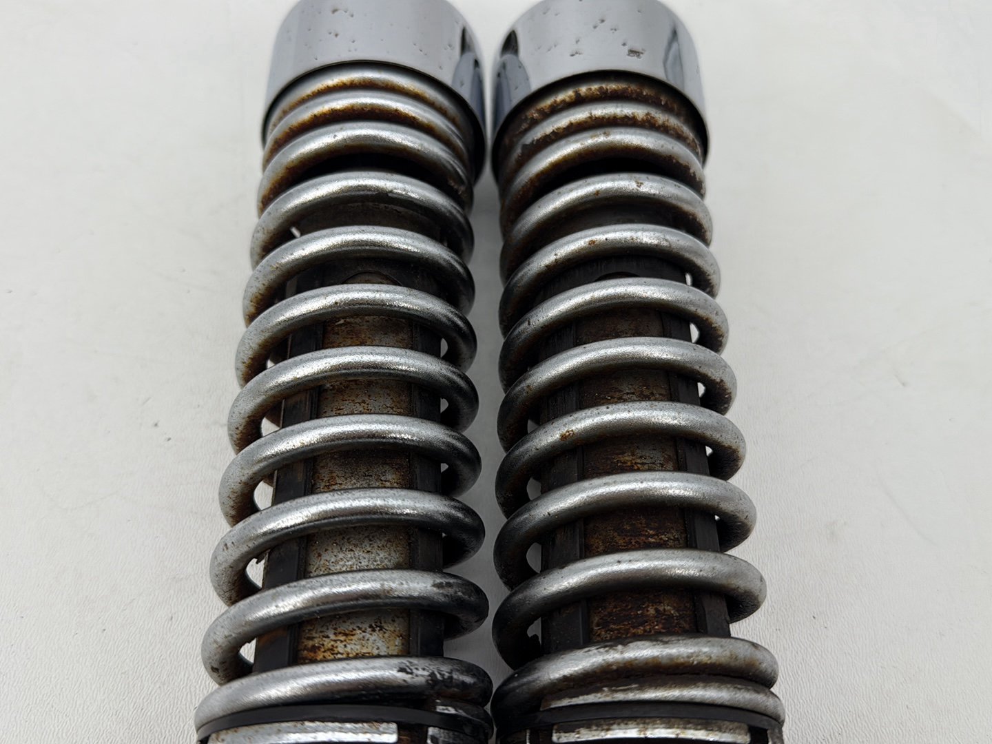 2004 - 2013 Harley-Davidson Sportster 883 Custom Rear Left Right Shock Absorbers 54568-04