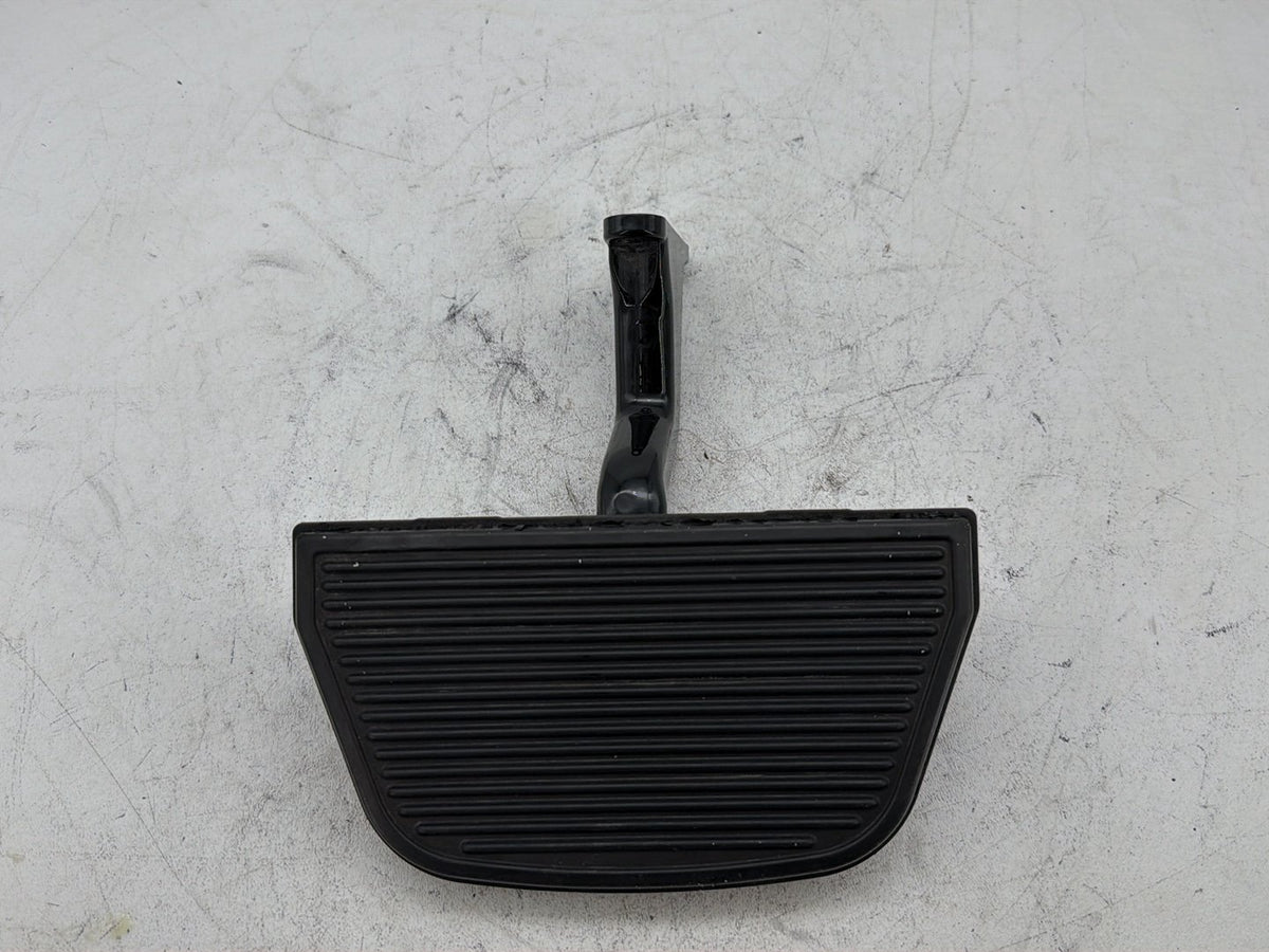 2015 Harley Electra Glide Touring Ultra Low OEM 1 Passenger Floorboard Foot Rest