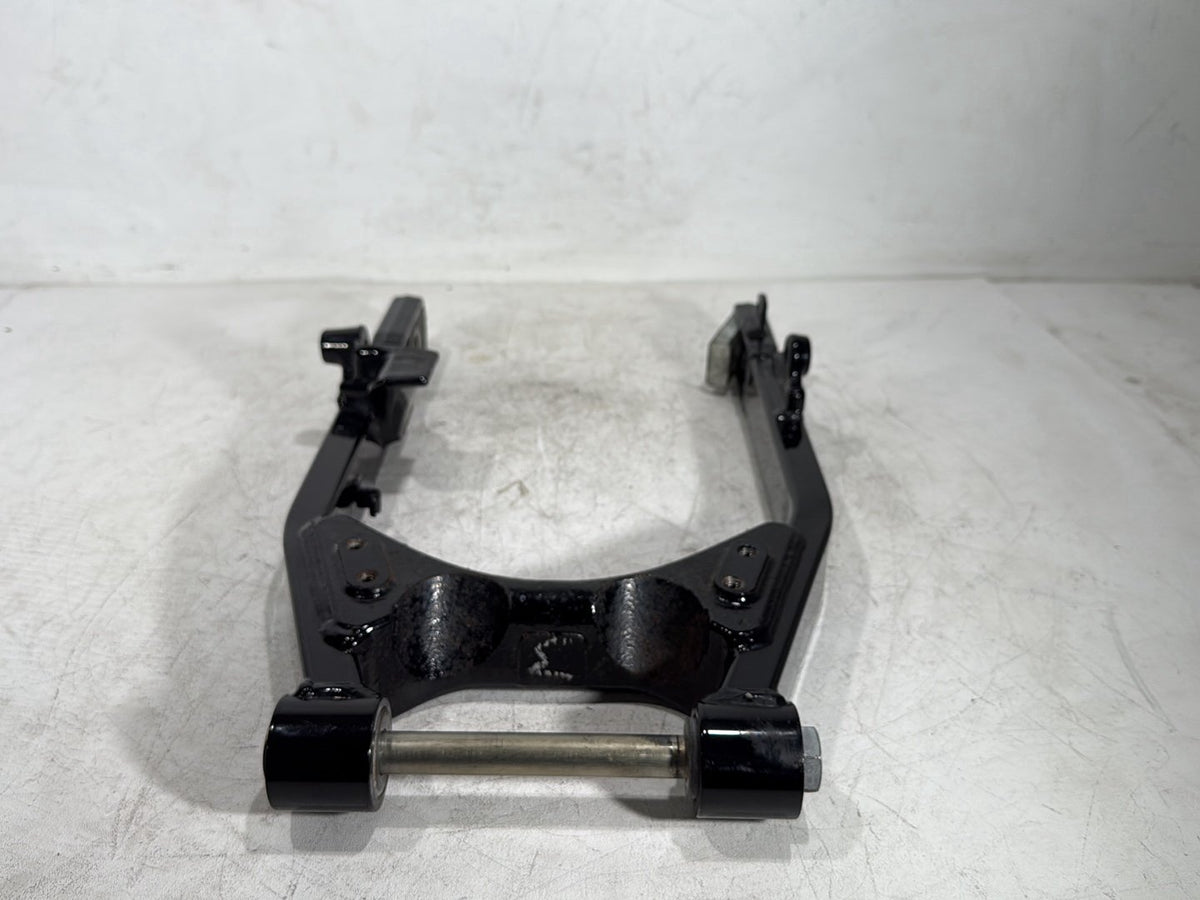 2014 Harley Dyna Low Rider FXDL OEM Rear Fork Swingarm Swing Arm 47820-10