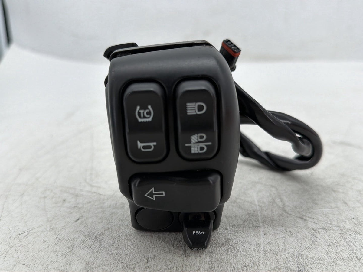 2022 Harley Road King FLHR OEM Left Turn Signal Headlight Switch Control