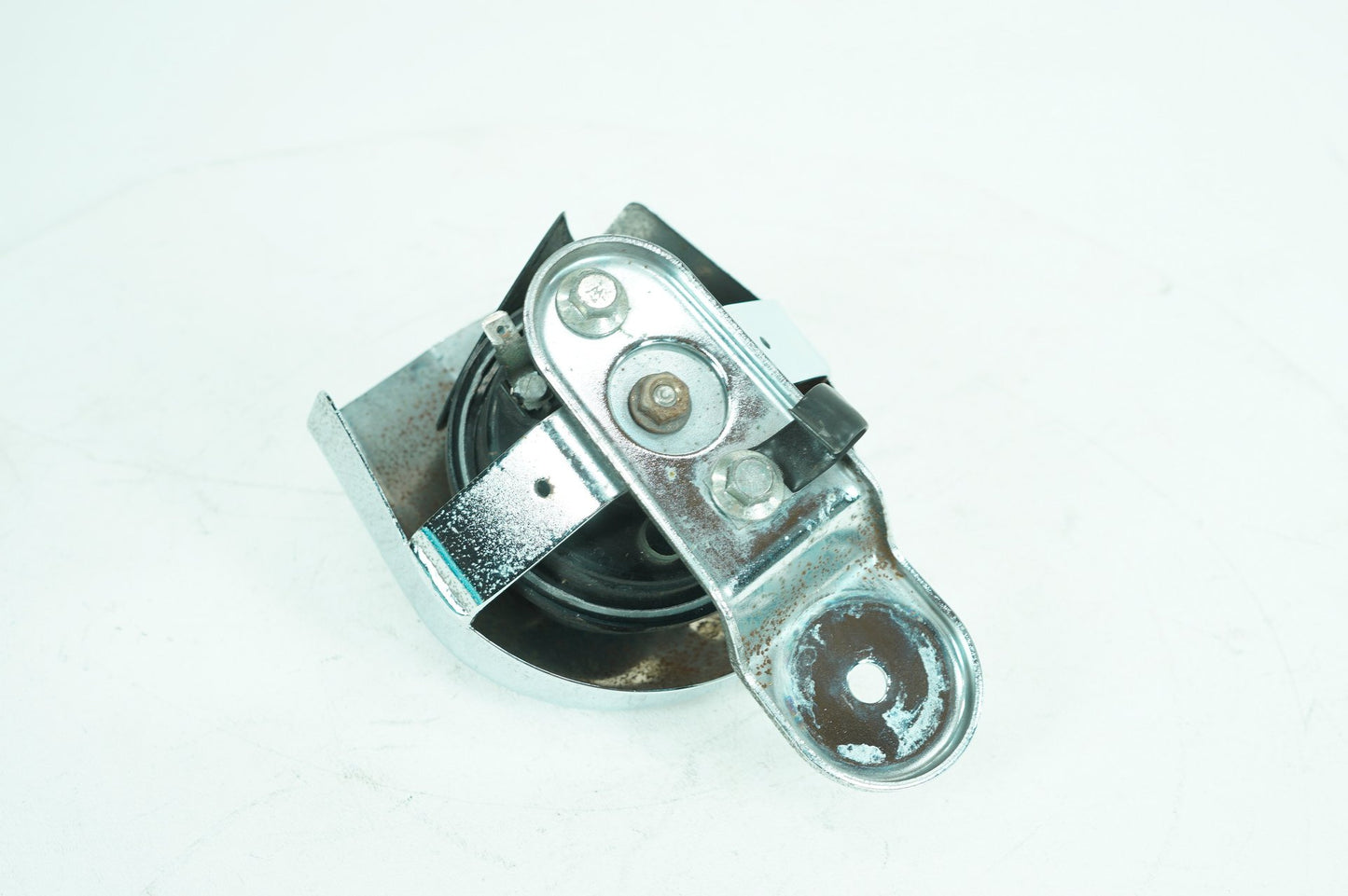 2000 - 2006 Harley-Davidson Softail Fat Boy Horn Signal Klaxon Chrome Cover 69012-93A