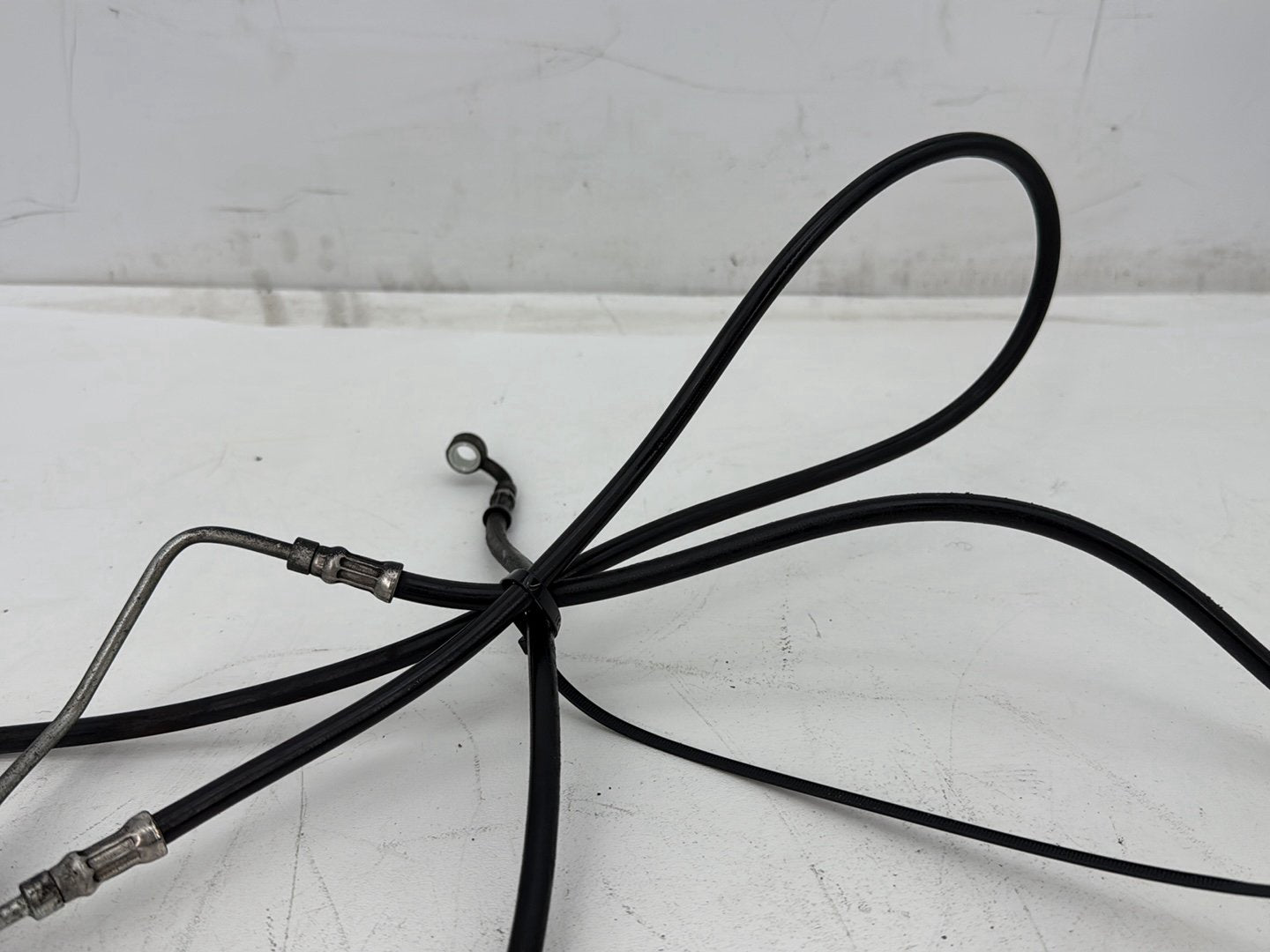 2011 Harley Electra Glide Ultra FLHTK OEM Front Brake Hose Line Pipe ABS