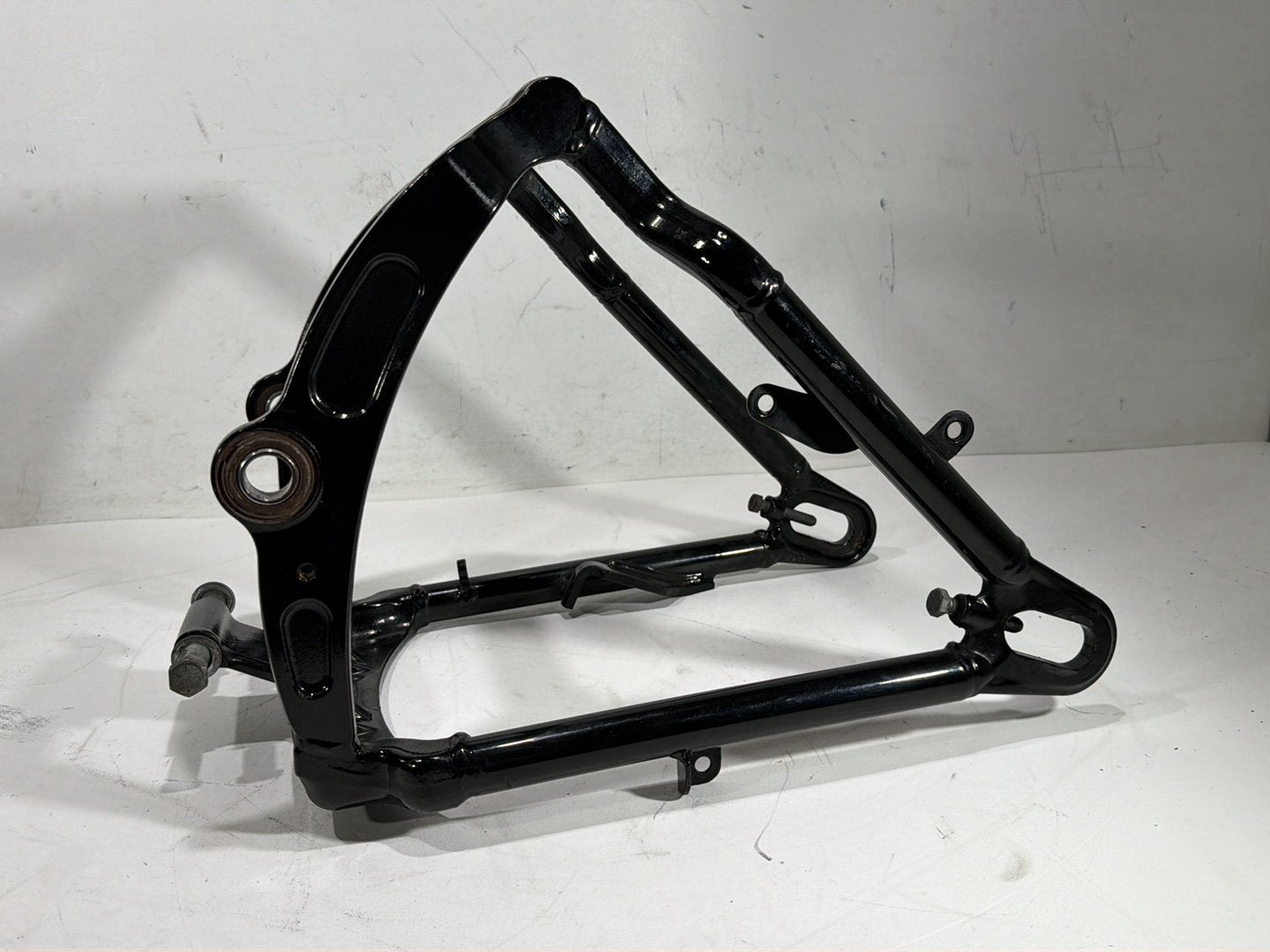 2011 Harley Heritage Softail Classic FLSTC OEM Rear Fork Swingarm Swing Arm