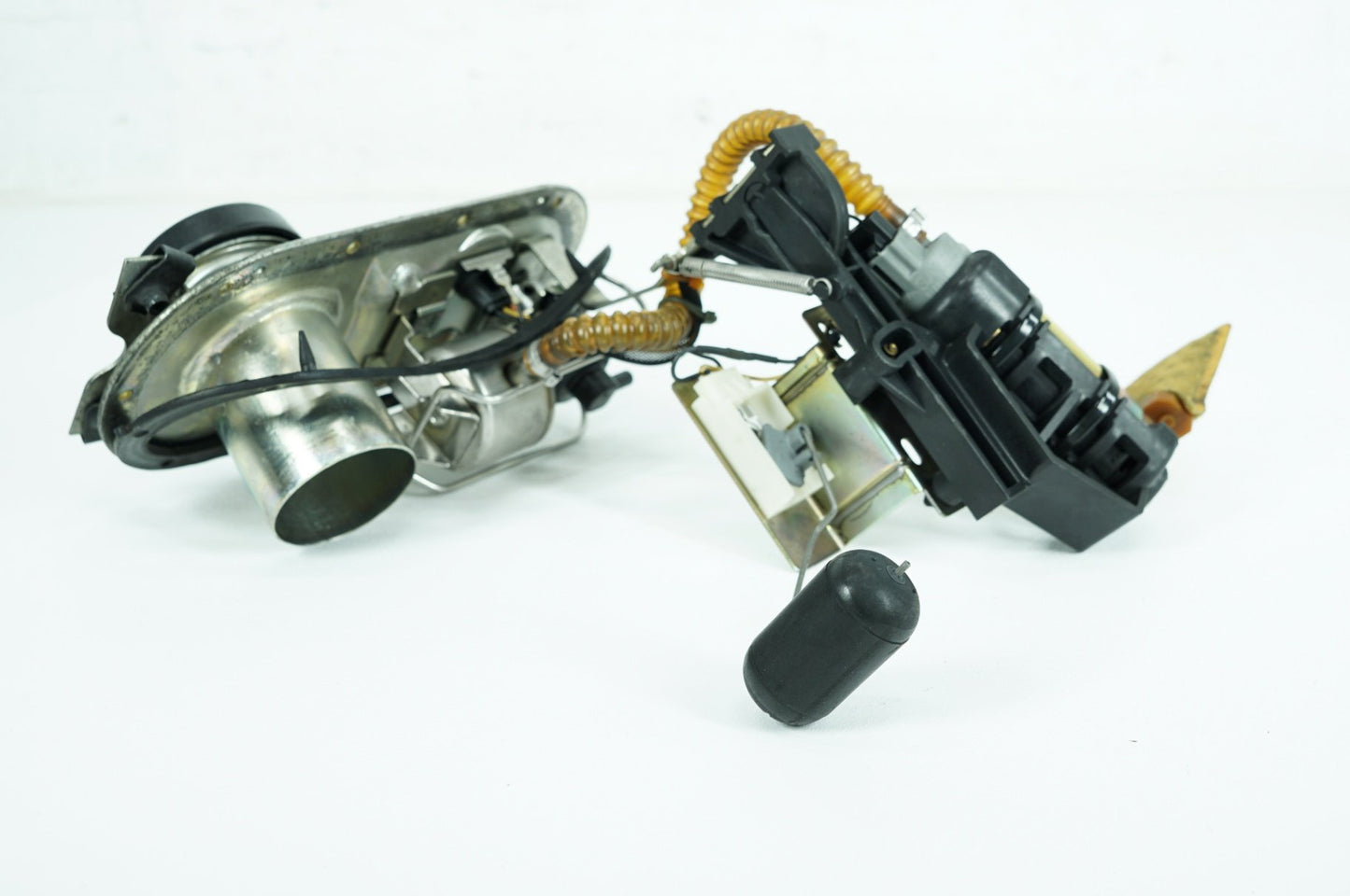 2004 Harley-Davidson Touring FLHTCUI - Fuel Pump Gas Gasoline Petrol Sending PN: 75126-02C