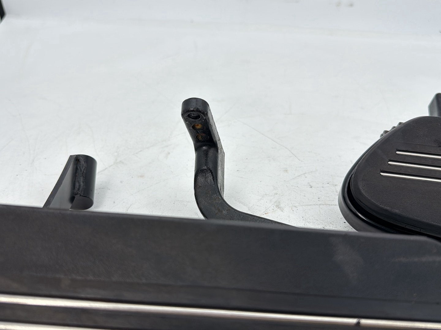 1999 - 2006 Harley-Davidson Touring Road King Police Left Right Driver Floorboard Foot Rest 47365-83C