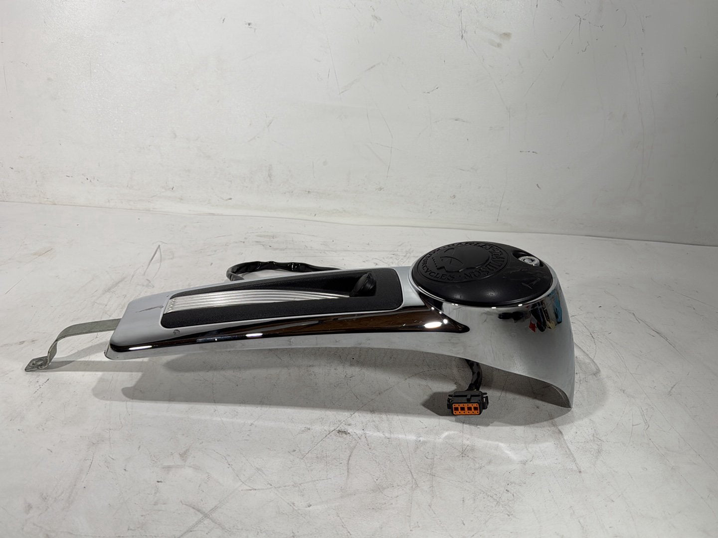 2013 Harley Electra Glide Touring Ultra FLHTCUI OEM Fuel Gas Tank Dash Console NOKey