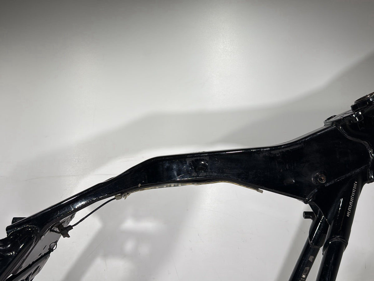 2015 Harley Touring Street Glide OEM Body Main Frame Chassis 47900-14BHP SLVG