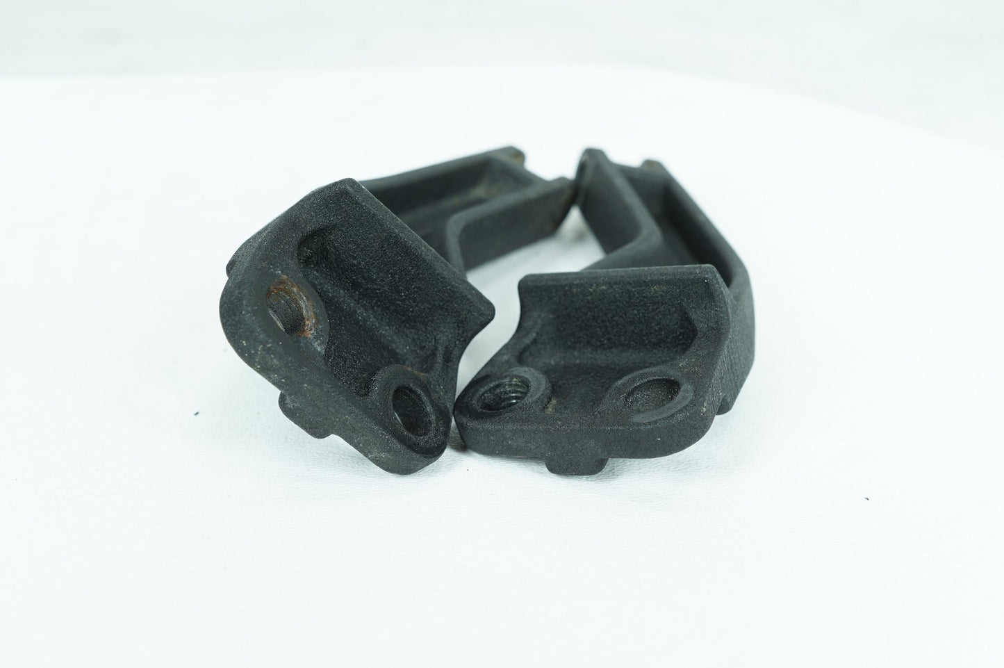 2007 - 2017 Harley-Davidson Dyna Switchback Left Right Foot Rest Peg Support Bracket 49224-06A