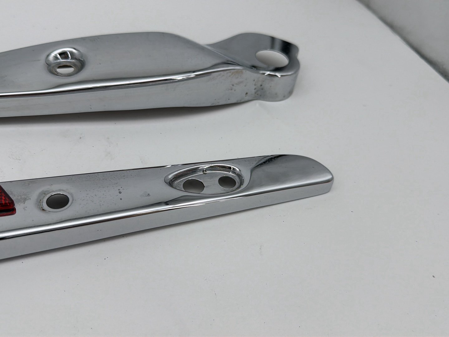 2008 Harley Dyna Fat Bob FXDF OEM Rear Left Right Fender Struts Bracket