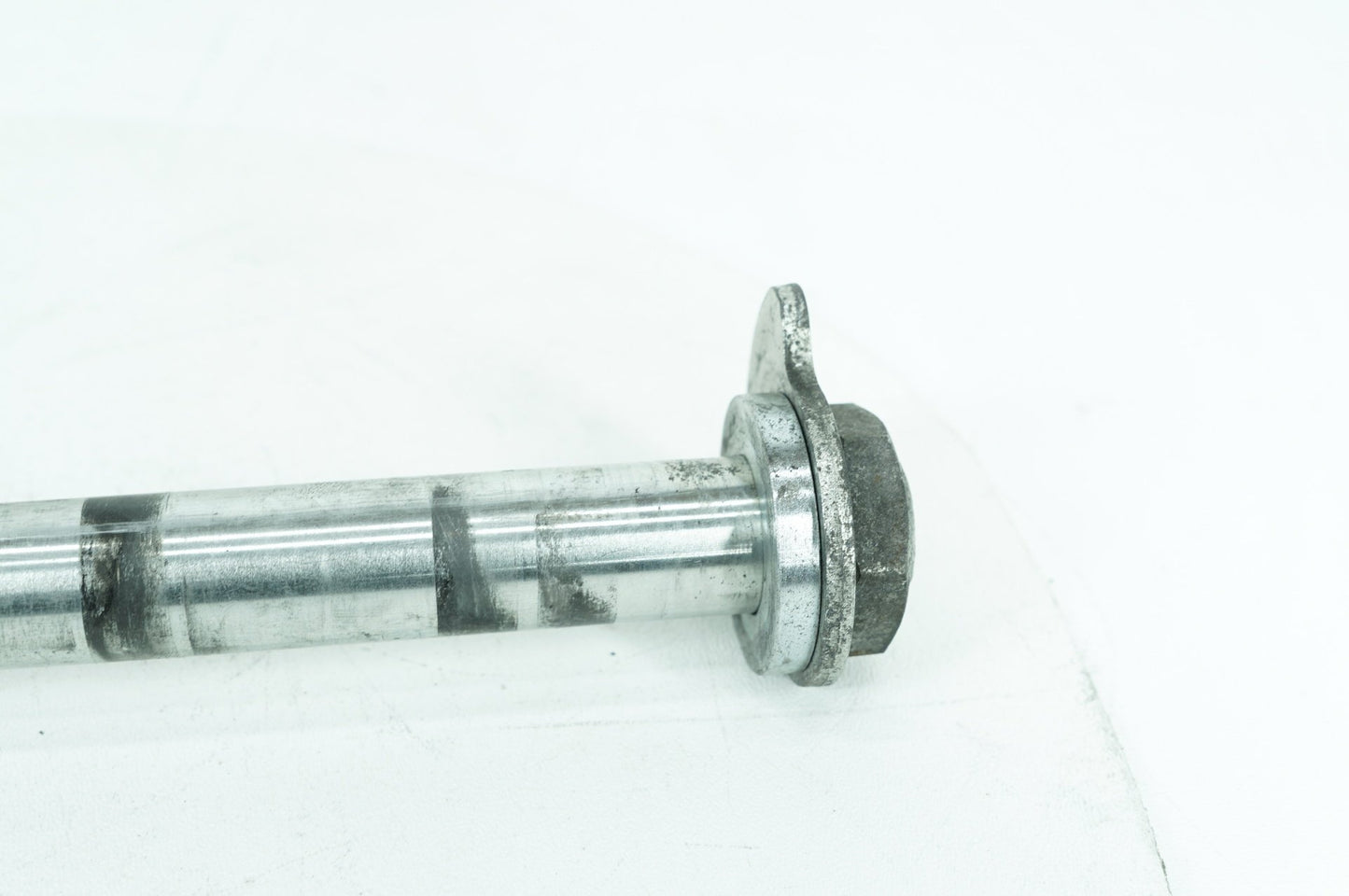 2009 - 2016 Harley-Davidson Touring Road King Classic Rear Wheel Axle Bolt Shaft 41056-09