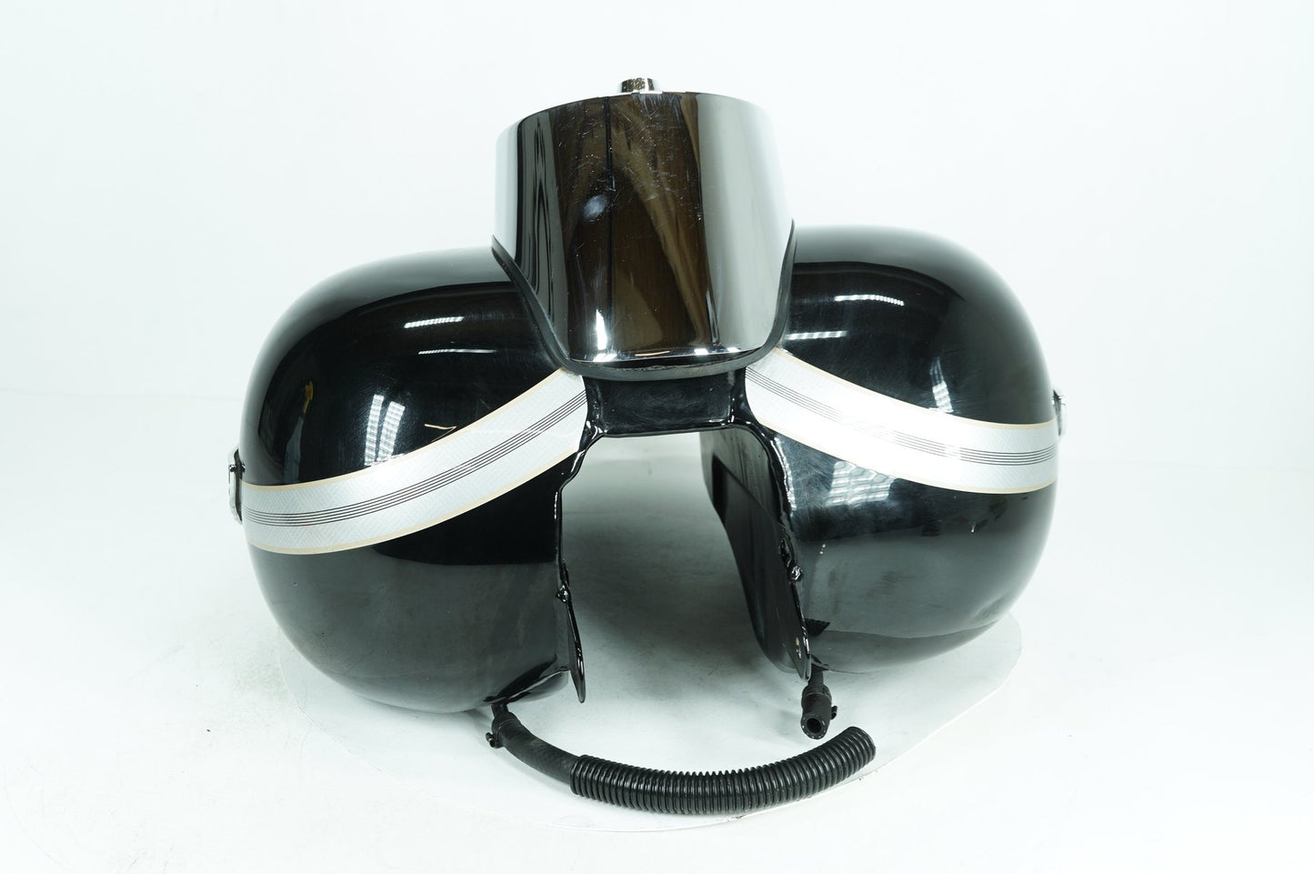 1999 - 2006 Harley-Davidson Touring Electra Glide Classic Fuel Gas Tank Gasoline Reservoir 61356-03 , 62230-03A , 62231-03A
