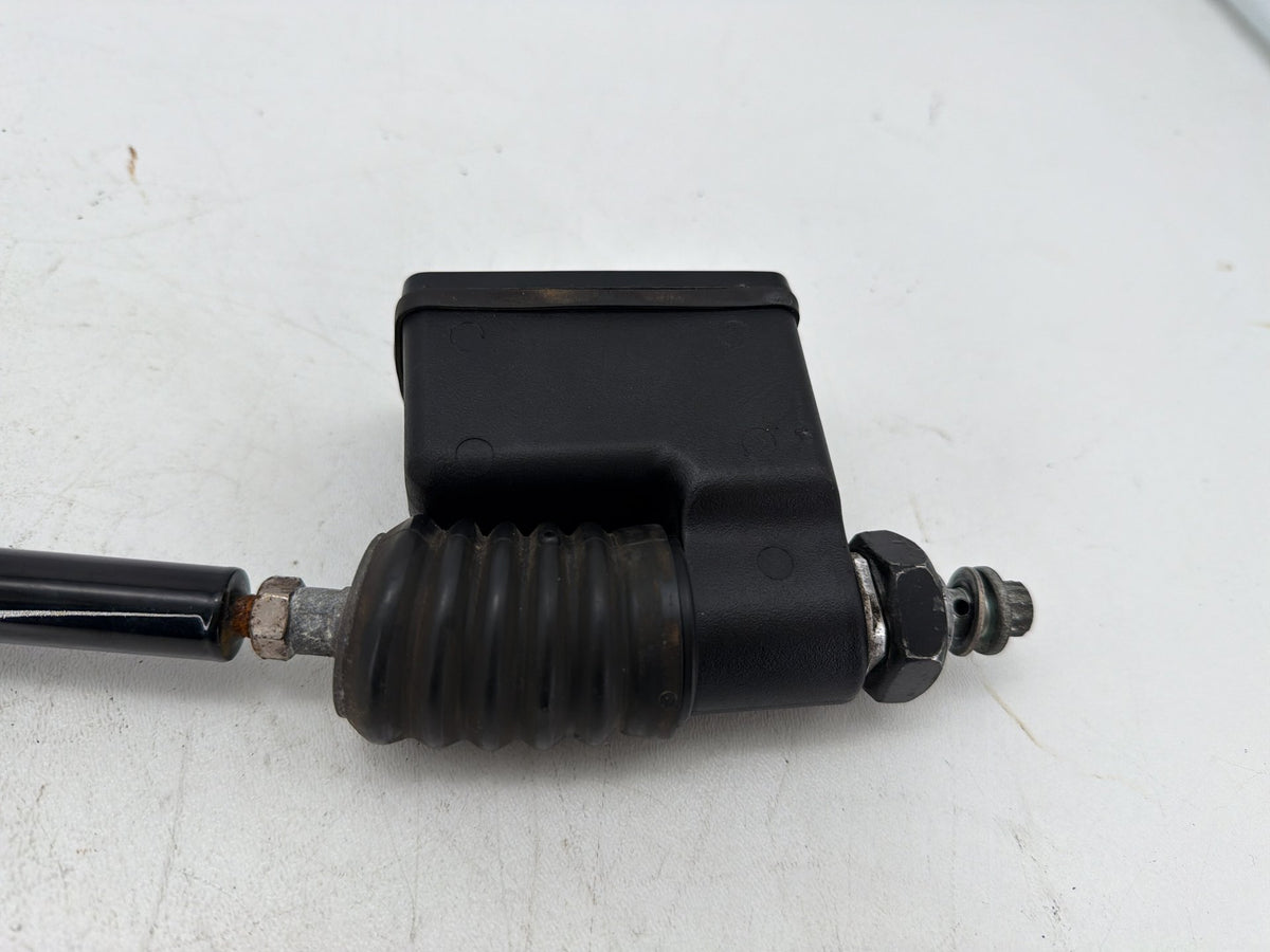 05 Harley Dyna Super Glide Custom FXDC OEM Rear Brake Master Cylinder Reservoir