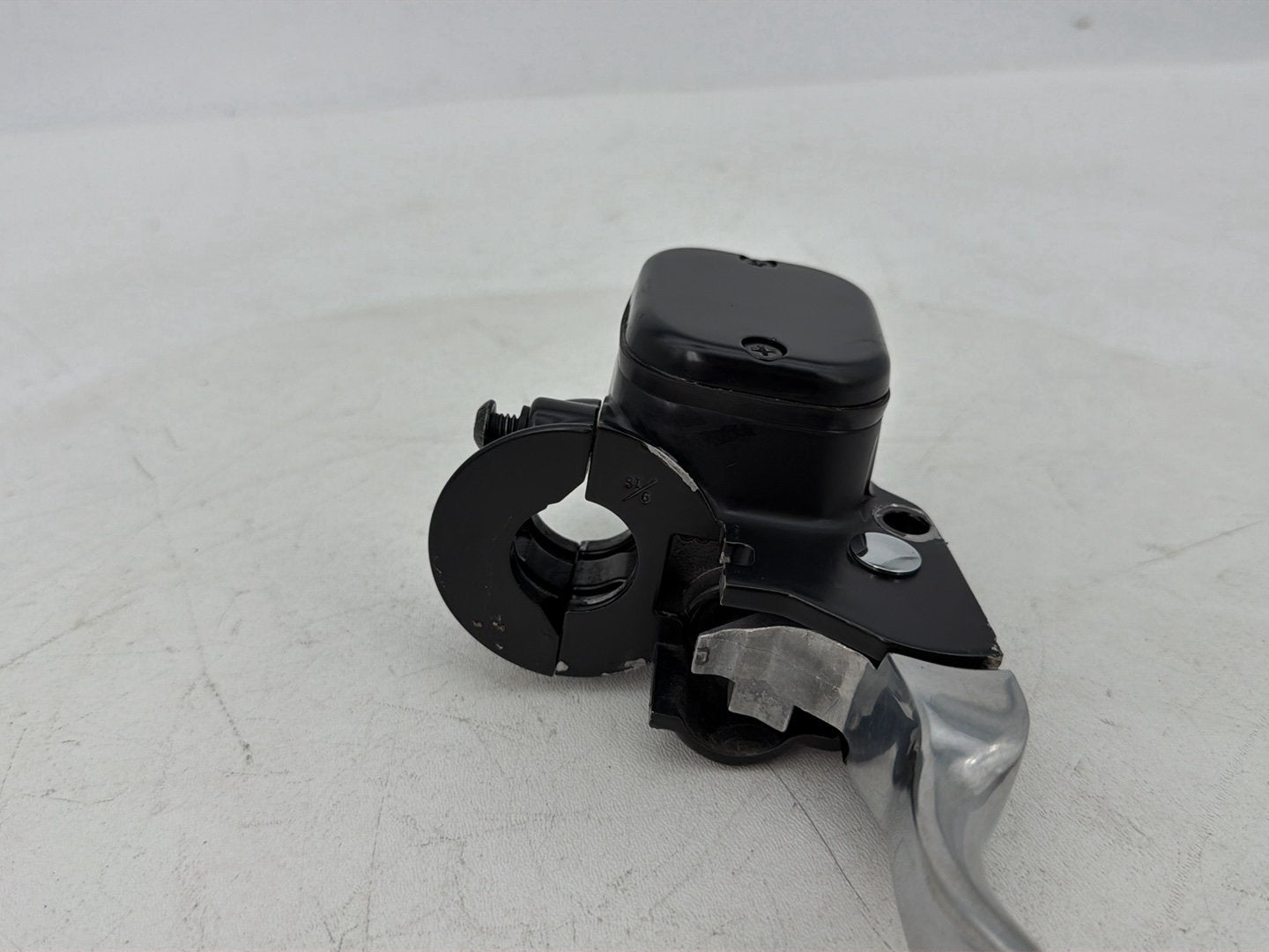 2007 - 2017 Harley-Davidson Dyna Super Glide Custom Front Right Brake Lever Master Cylinder 45019-06A