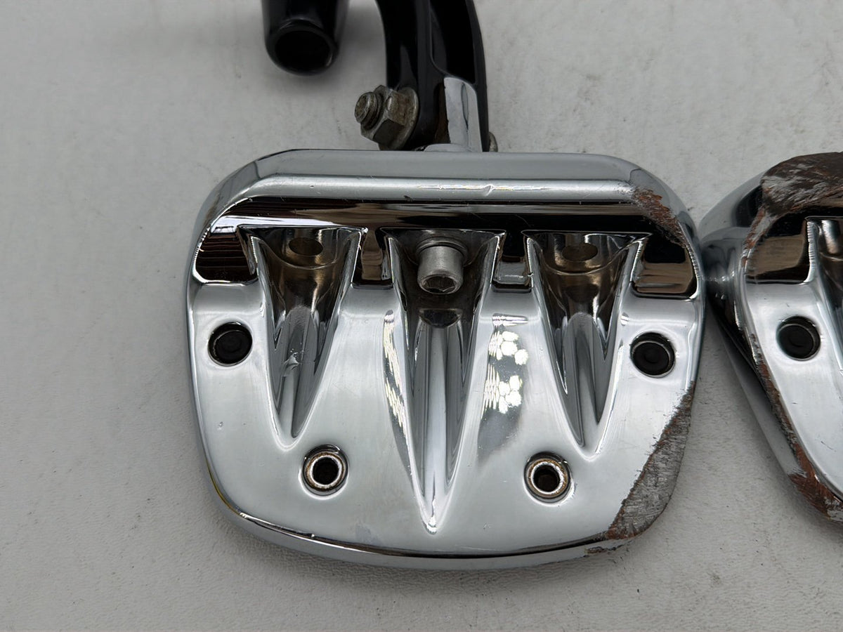 07 Harley Dyna Street Bob FXDBI Left & Right Driver Step Foot Rest Pegs Kuryakyn