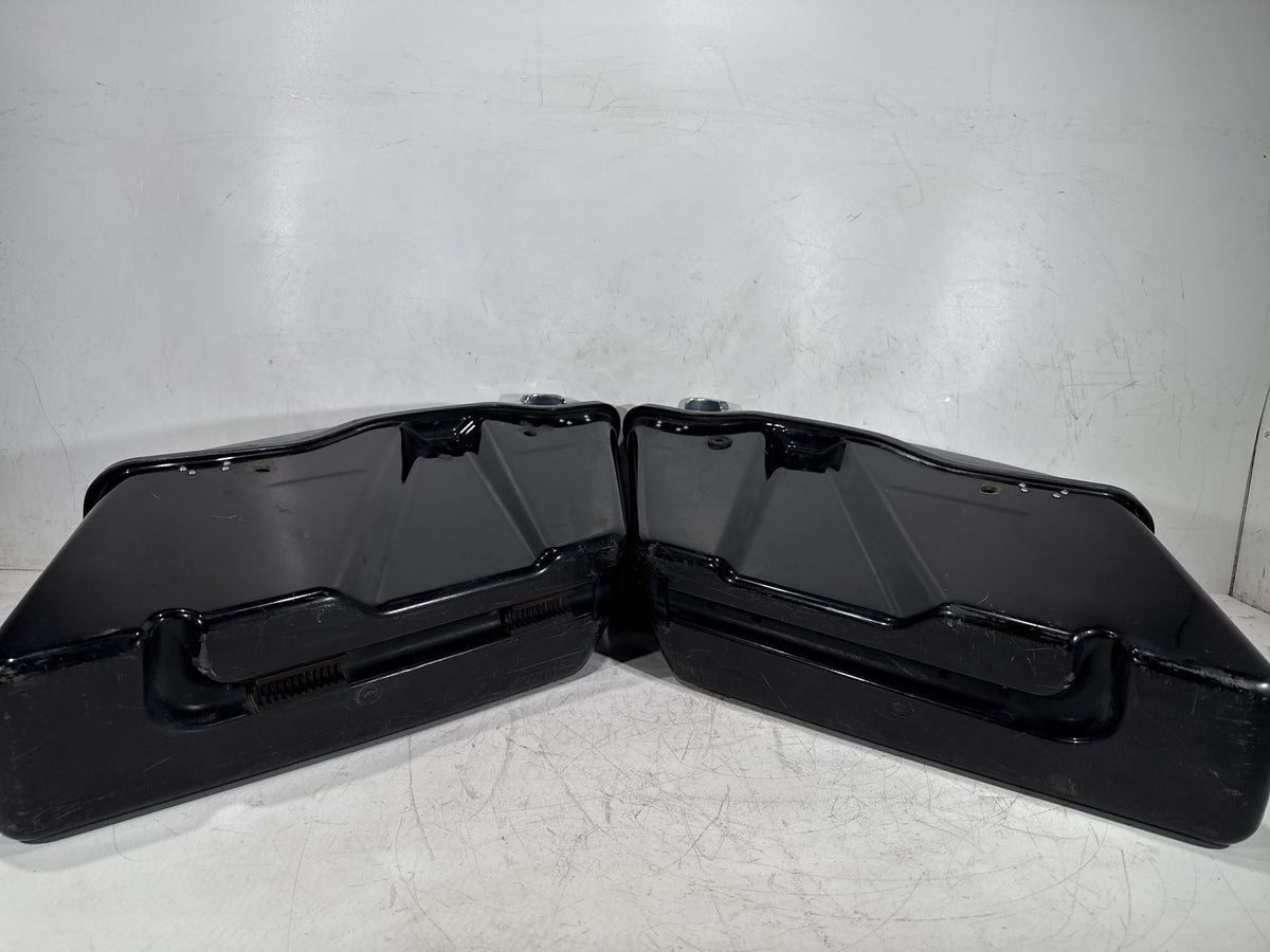 11 Harley Street Glide Touring FLHX-103 OEM Left Right Saddlebags Luggage NOKey