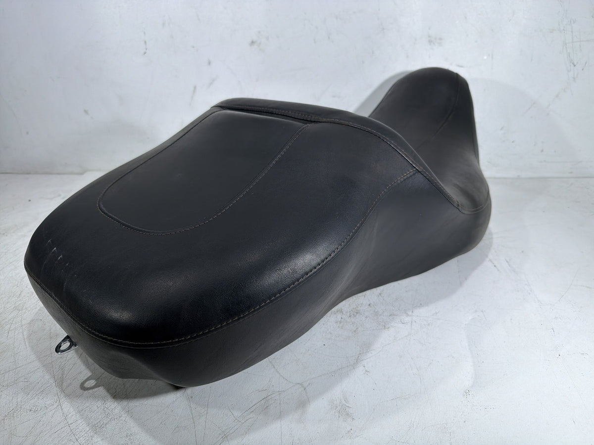 2010 Harley Electra Glide Touring Ultra OEM Passenger Rider Driver Seat Saddle
