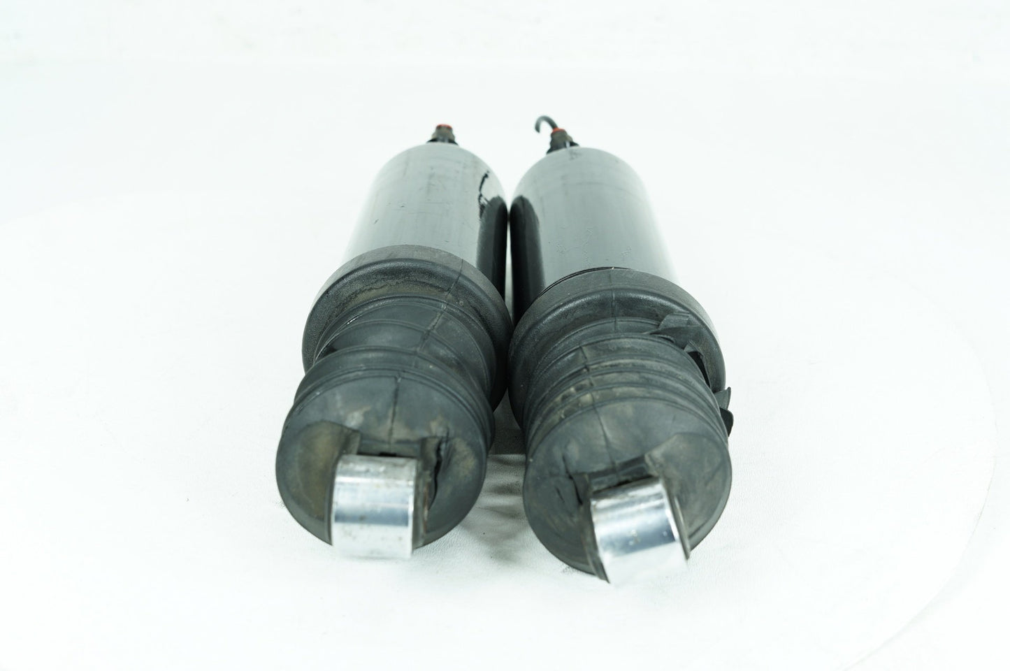 2008 - 2016 Harley-Davidson Touring Road Glide Custom Rear Left Right Shock Absorbers 54662-09