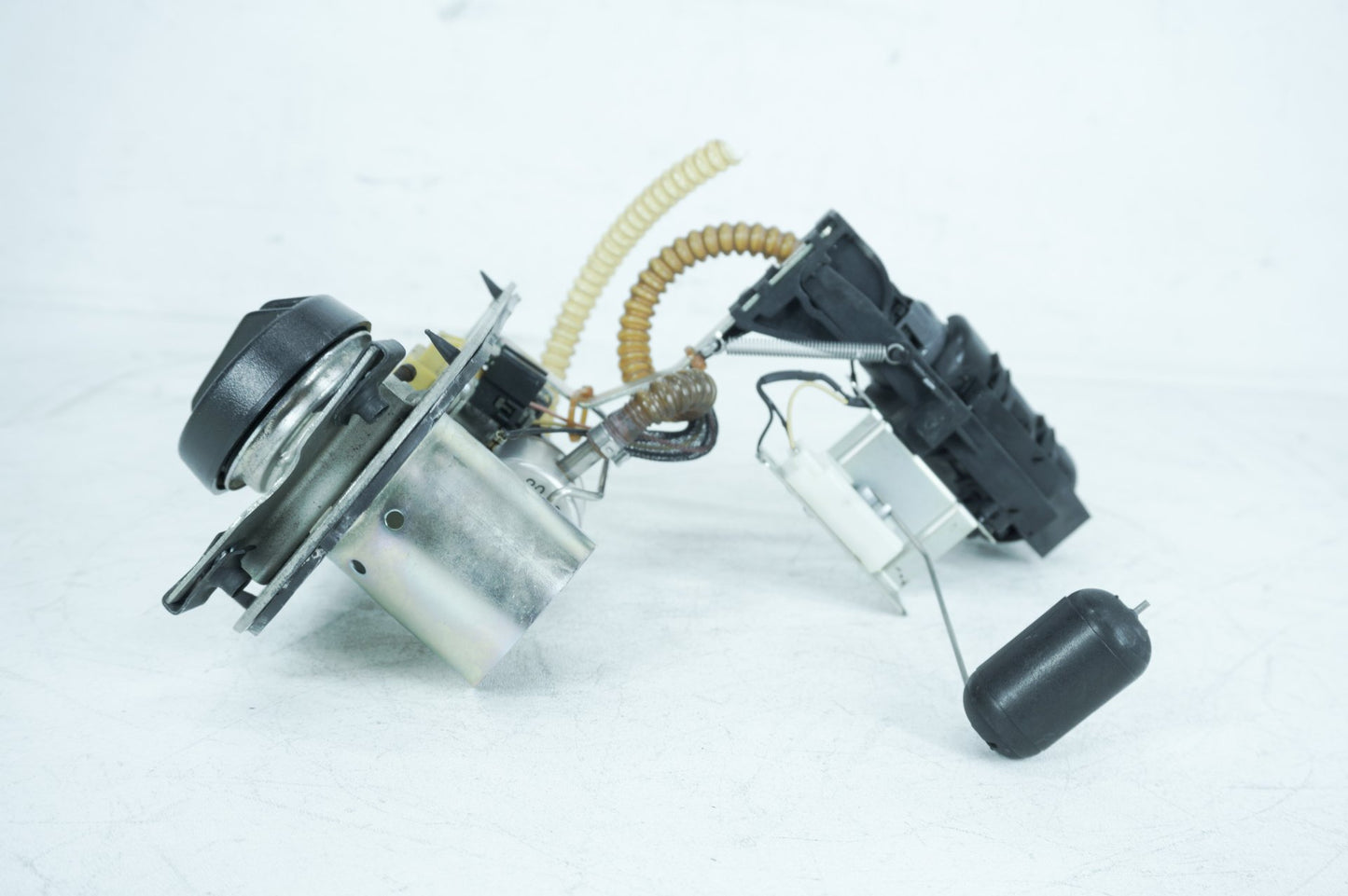 2007 - 2011 Harley-Davidson Touring CVO Electra Screamin Eagle Fuel Pump Gas Gasoline Petrol Sending 75126-06A