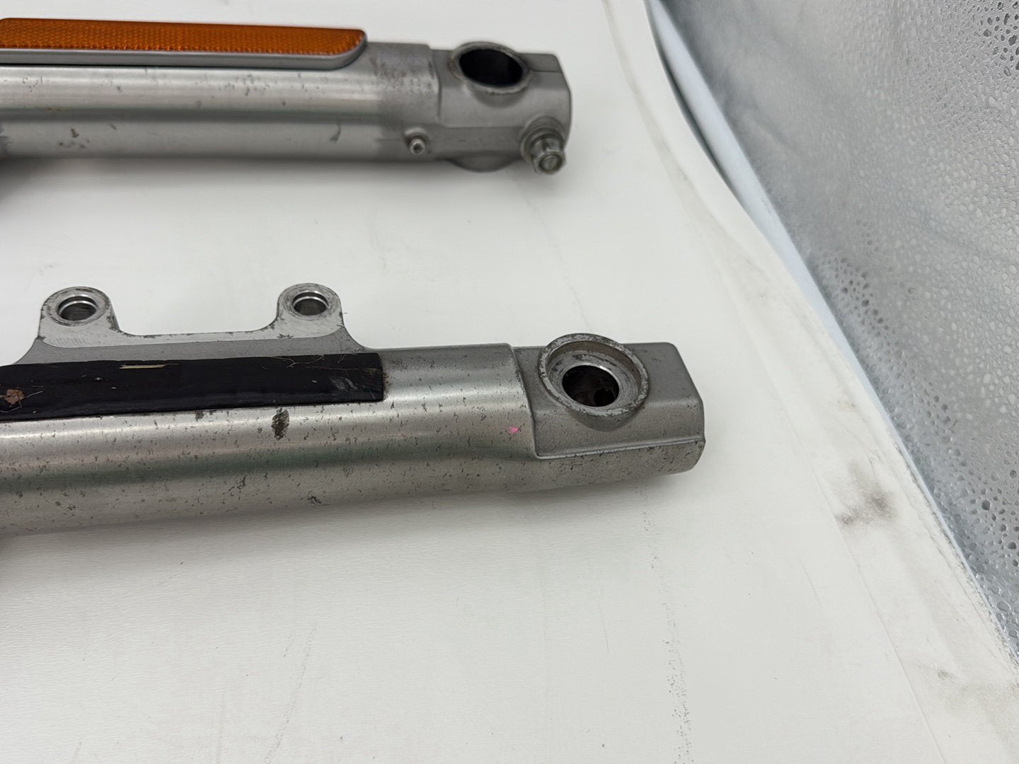 2009 Harley Sportster XL1200C 1200 Custom OEM Front Triple Tree Set & LH RH Fork Legs Sliders