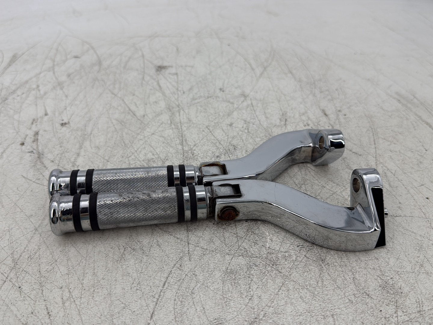 2016 Harley Road King Touring FLHR OEM Passenger Left & Right Foot Pegs