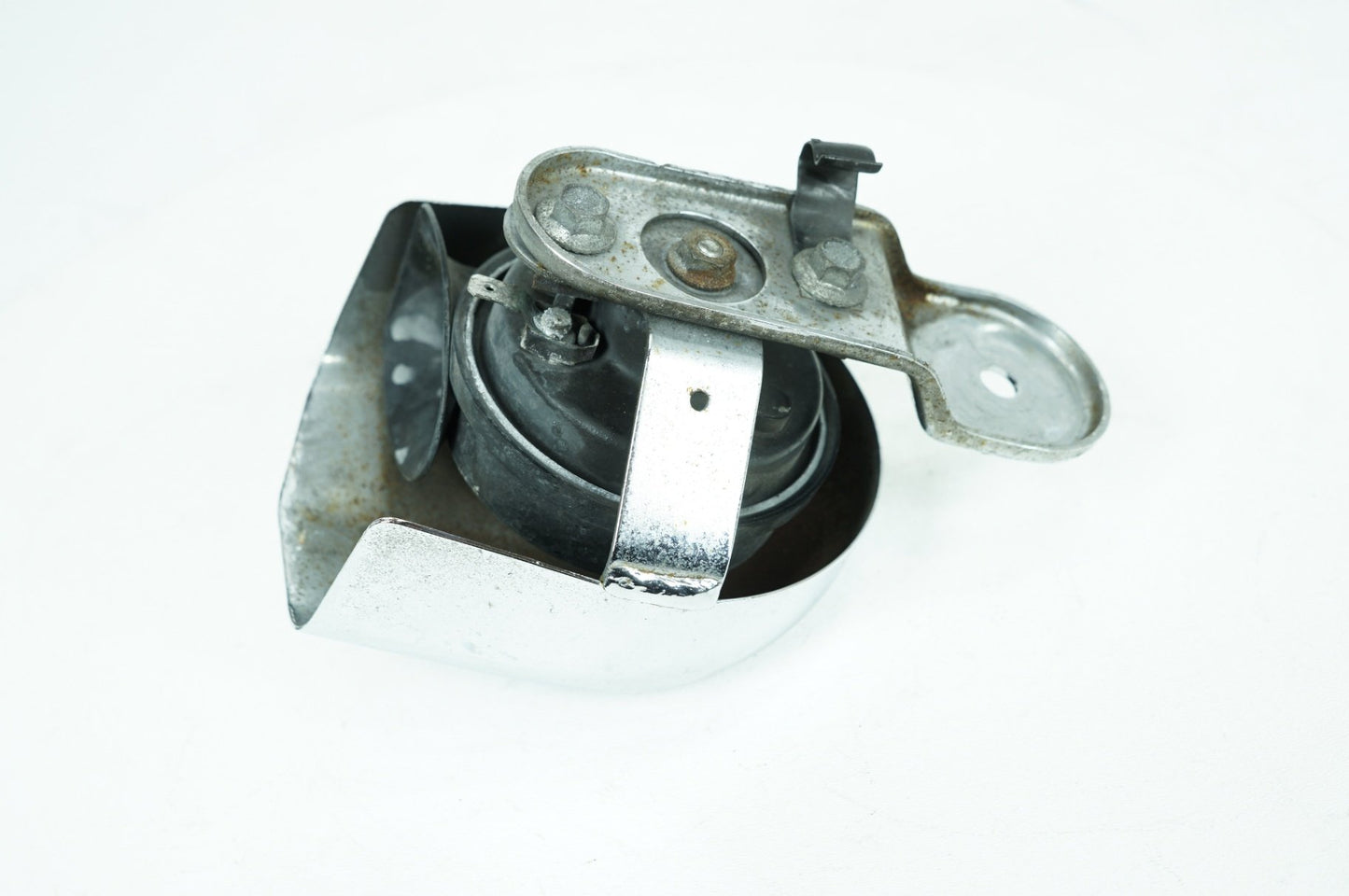 1999 - 2006 Harley-Davidson Softail Fat Boy Horn Signal Klaxon Chrome Cover 69012-93A