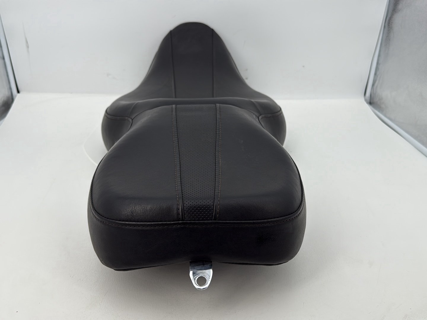 2007 - 2011 Harley-Davidson Touring Street Glide Passenger Rider Driver Seat Saddle 	52320-09