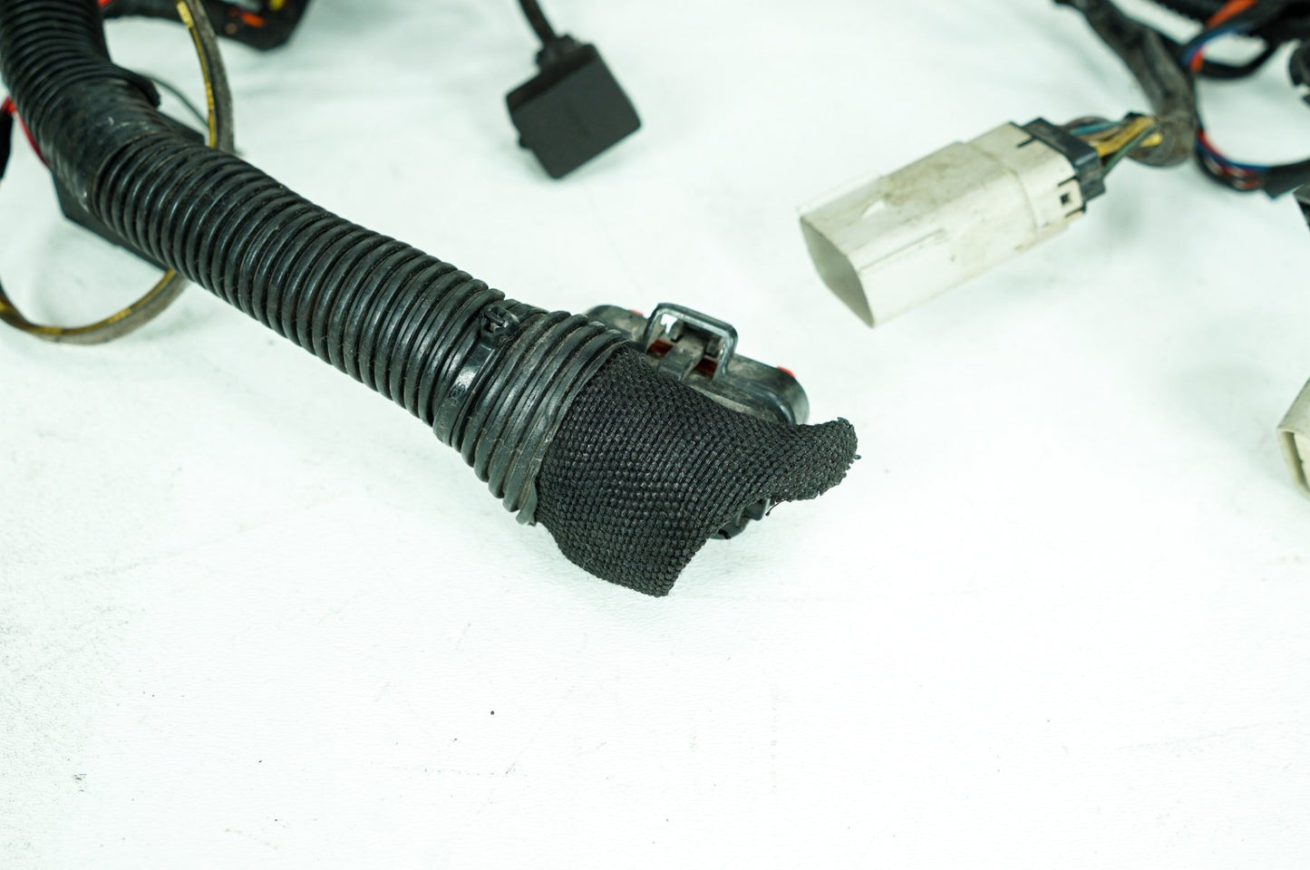 2007 - 2011 Harley-Davidson Touring Street Glide Front Sub Wiring Harness Loom Interconnect 70232-08