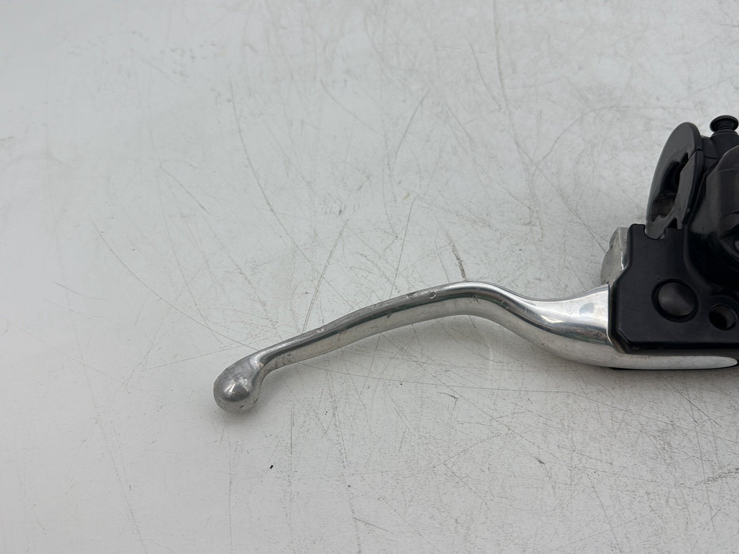 2014 Harley Street Glide Touring FLHXS OEM Front Right Brake Lever Master Cylinder