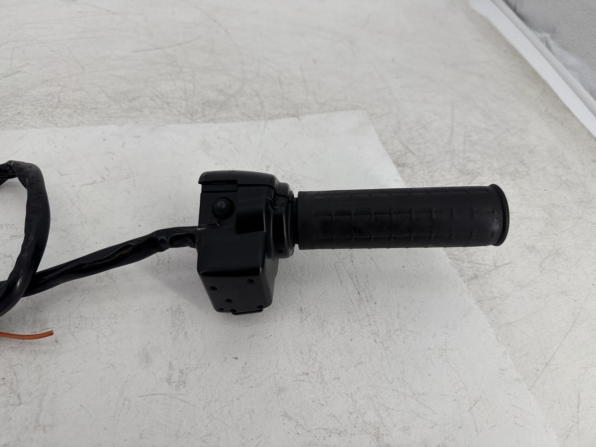13 Harley Street Glide Touring OEM Left Turn Signal Headlight Switches Controls