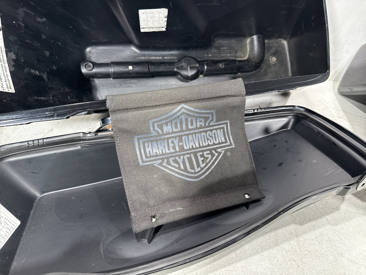 2009 Harley Electra Glide Touring Ultra OEM Left Right Saddlebags Luggage NOKey