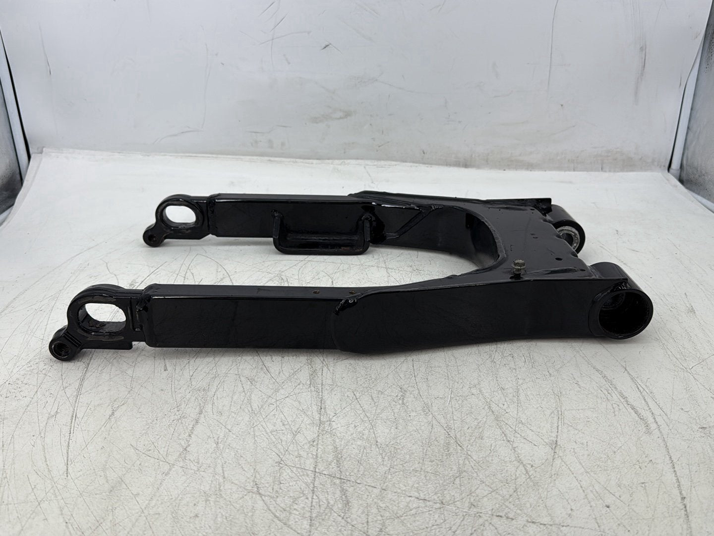 2007 Harley Touring FLHTCUI Electra Glide Ultra OEM Rear Fork Swingarm Swing Arm