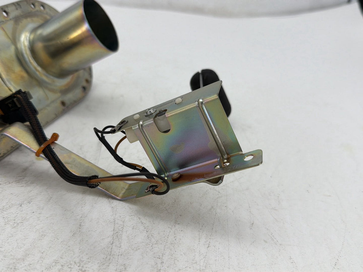 2006 Harley Electra Glide Touring FLHT OEM Fuel Gas Gasoline Sending CARB Lever