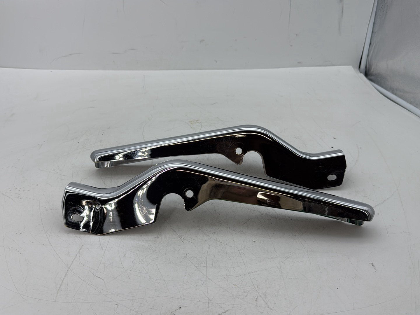 2005 Harley Touring FLHRCI Road King Classic OEM Rear Left Right Fender Struts Bracket