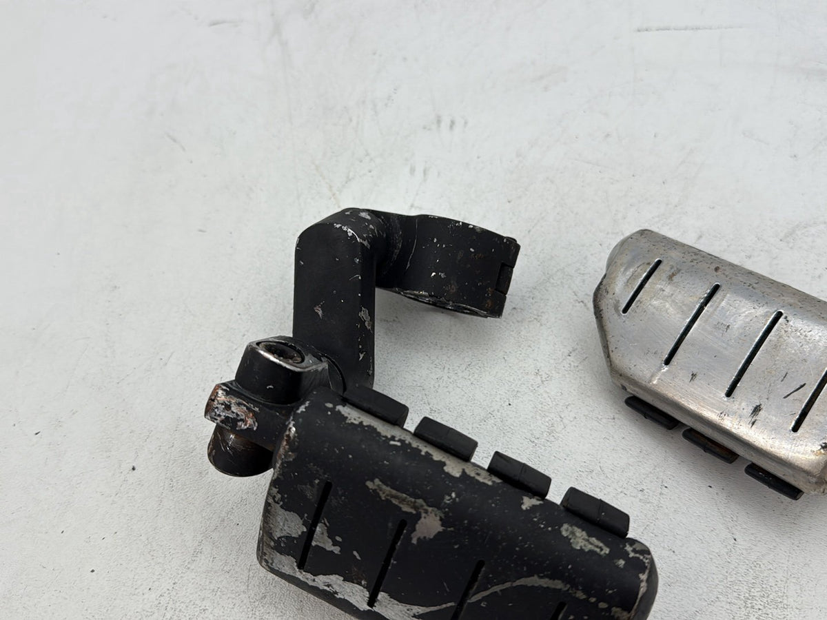 2007 Harley Street Glide Touring FLHX Front Right Left Highway Foot Pegs