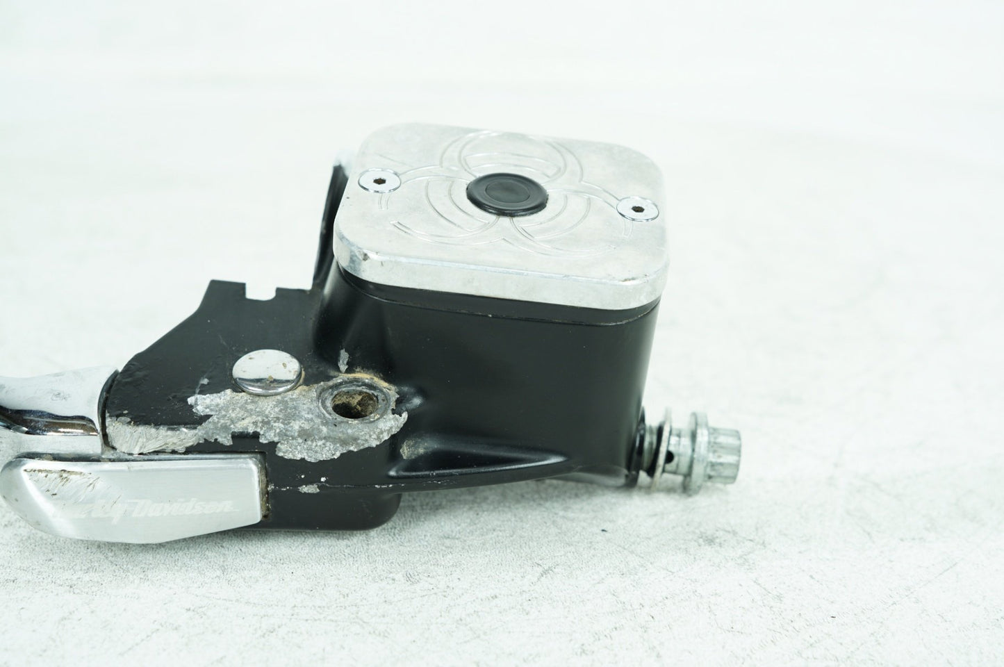 1999 - 2006 Harley-Davidson Dyna Low Rider Front Right Brake Lever Master Cylinder 45019-96D