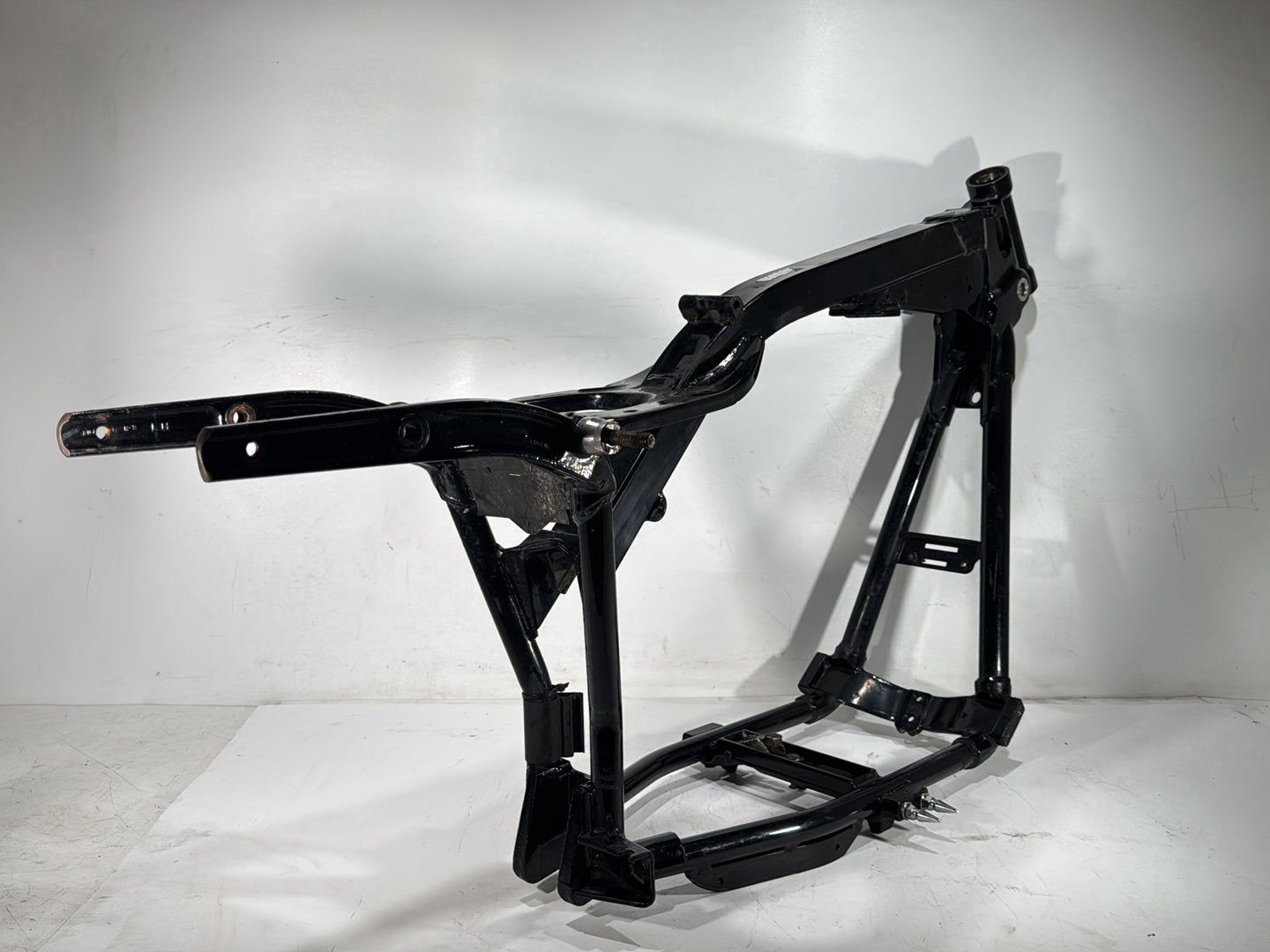 2006 Harley Dyna FXDWGI Wide Glide OEM Body Main Frame Chassis CLN CLR