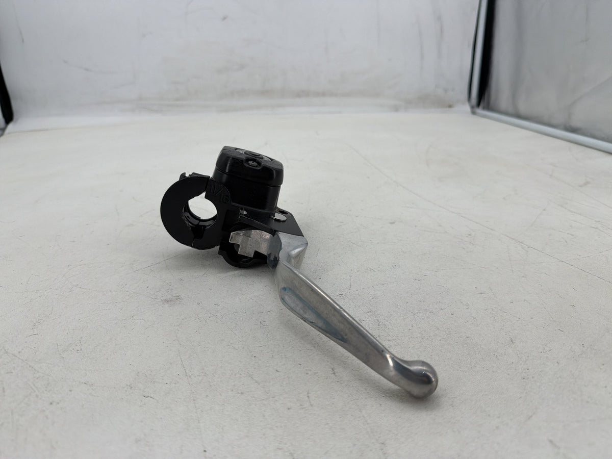 2016 Harley Dyna Fat Bob FXDF OEM Front Right Brake Lever Master Cylinder 11/16