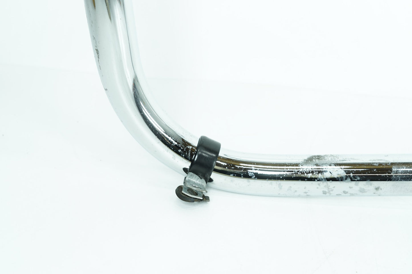 1999 - 2006 Harley-Davidson Softail Deluxe Front Engine Crash Highway Bar Guard 49184-09
