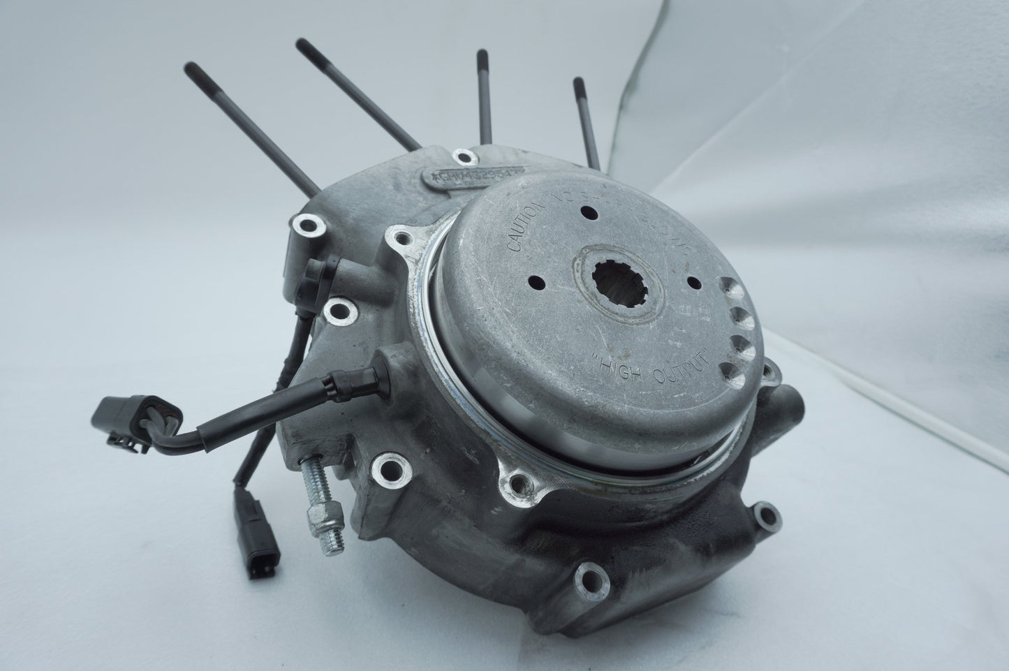 1999 - 2006 Harley-Davidson Dyna Super Glide Crankcase Shaft Engine Motor Cover 24631-03